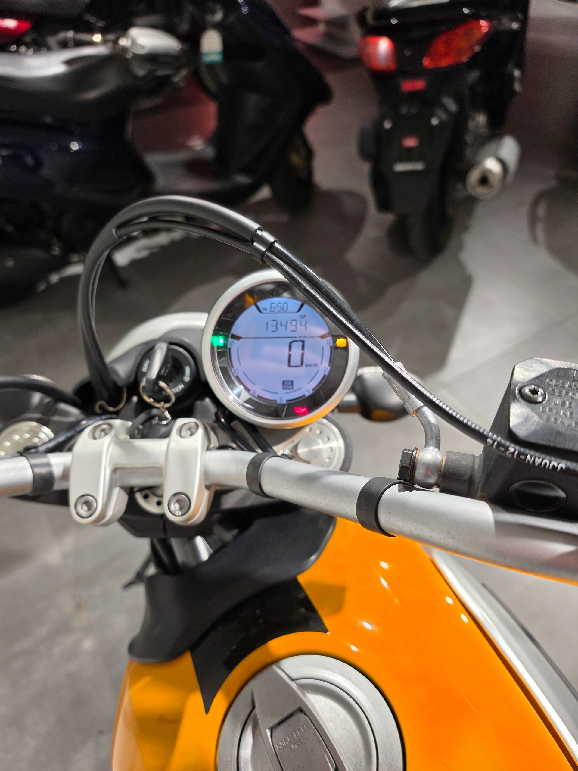 DUCATI Scrambler 800 Classic ABS-image-7