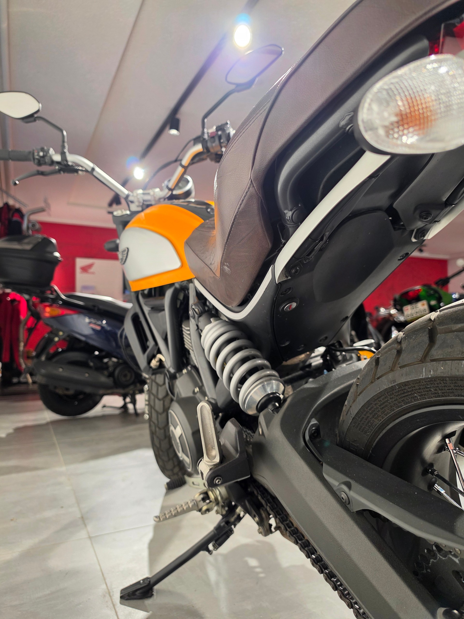 DUCATI Scrambler 800 Classic ABS-image-6