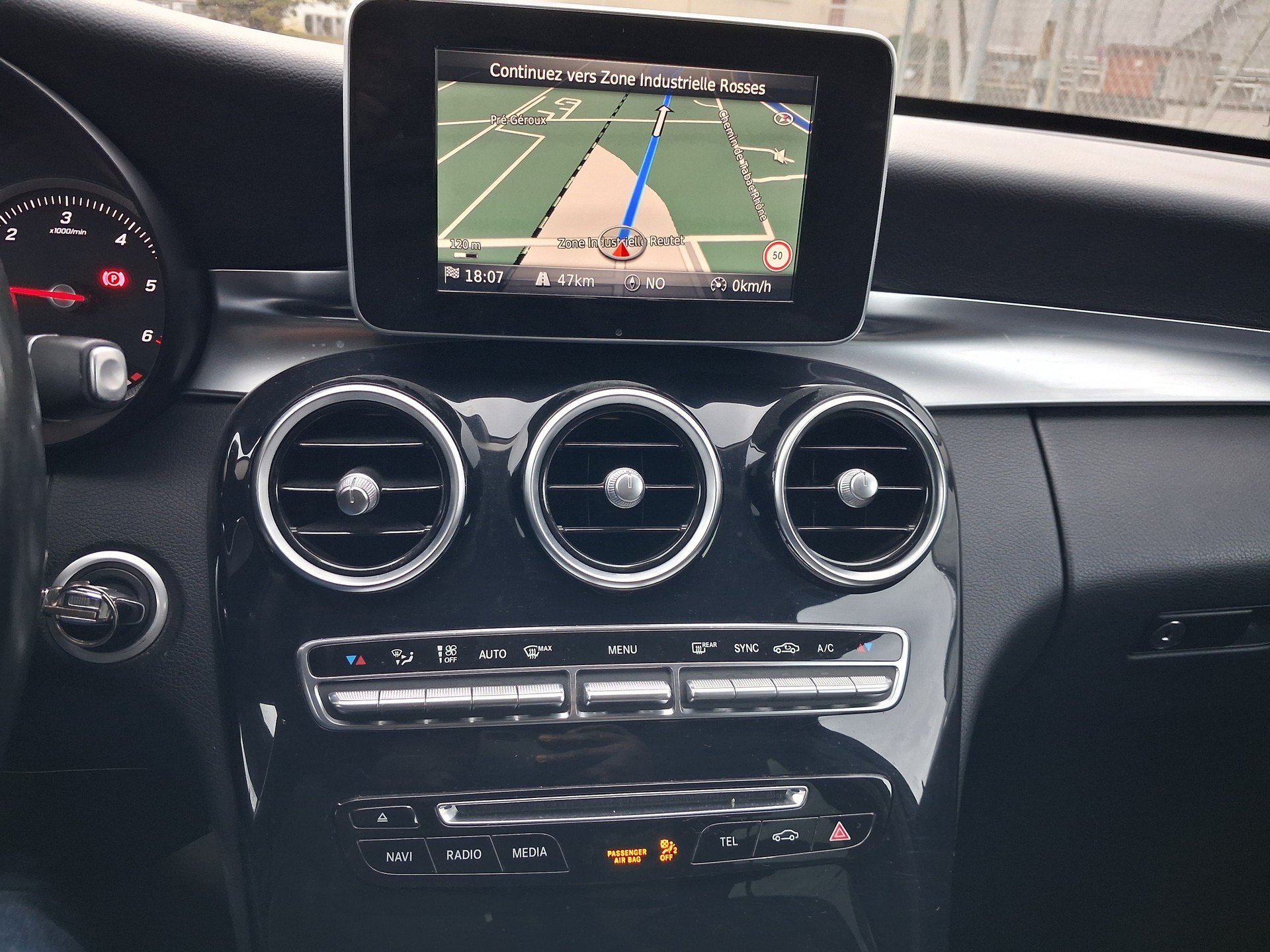 MERCEDES-BENZ C 180 BlueTEC 7G-Tronic-image-10