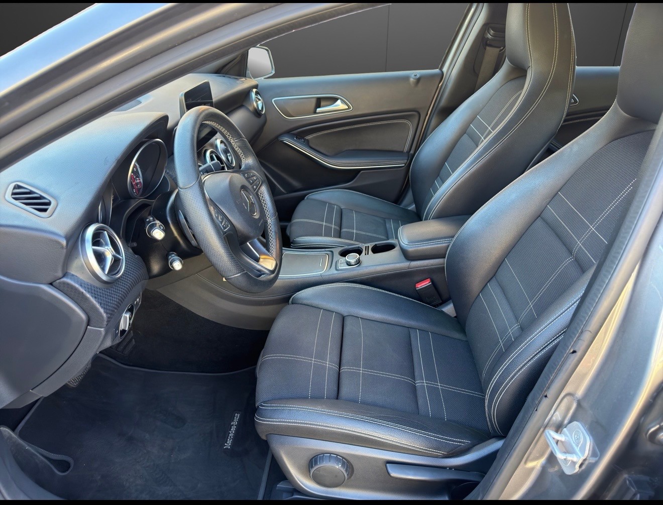 MERCEDES-BENZ A 180 7G-DCT-image-7