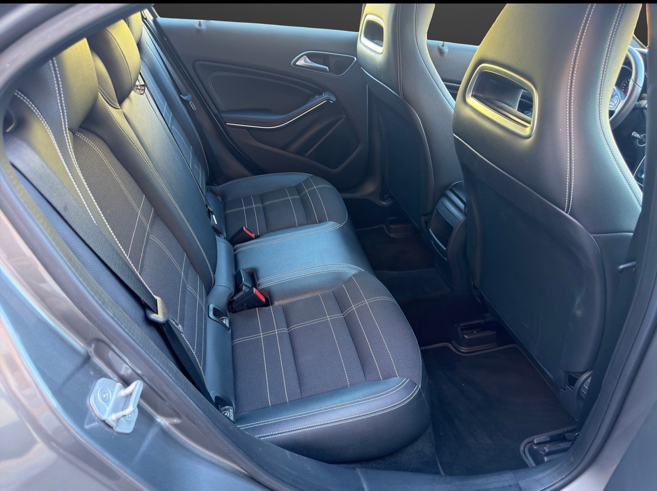 MERCEDES-BENZ A 180 7G-DCT-image-10