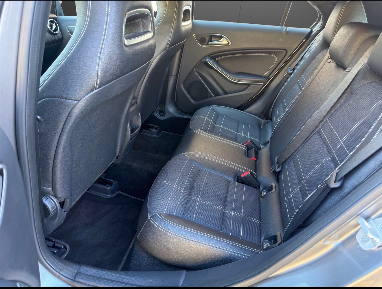 MERCEDES-BENZ A 180 7G-DCT-image-8