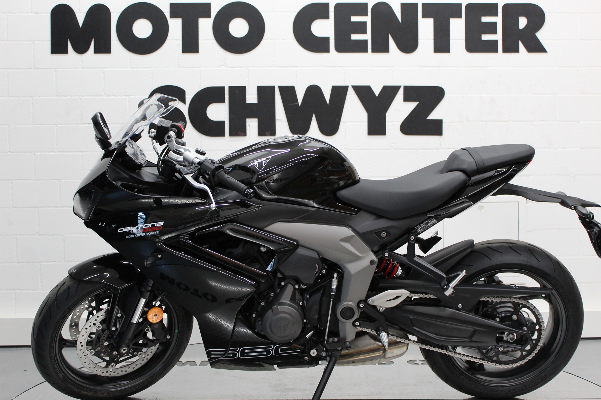 TRIUMPH Daytona 660-image-4