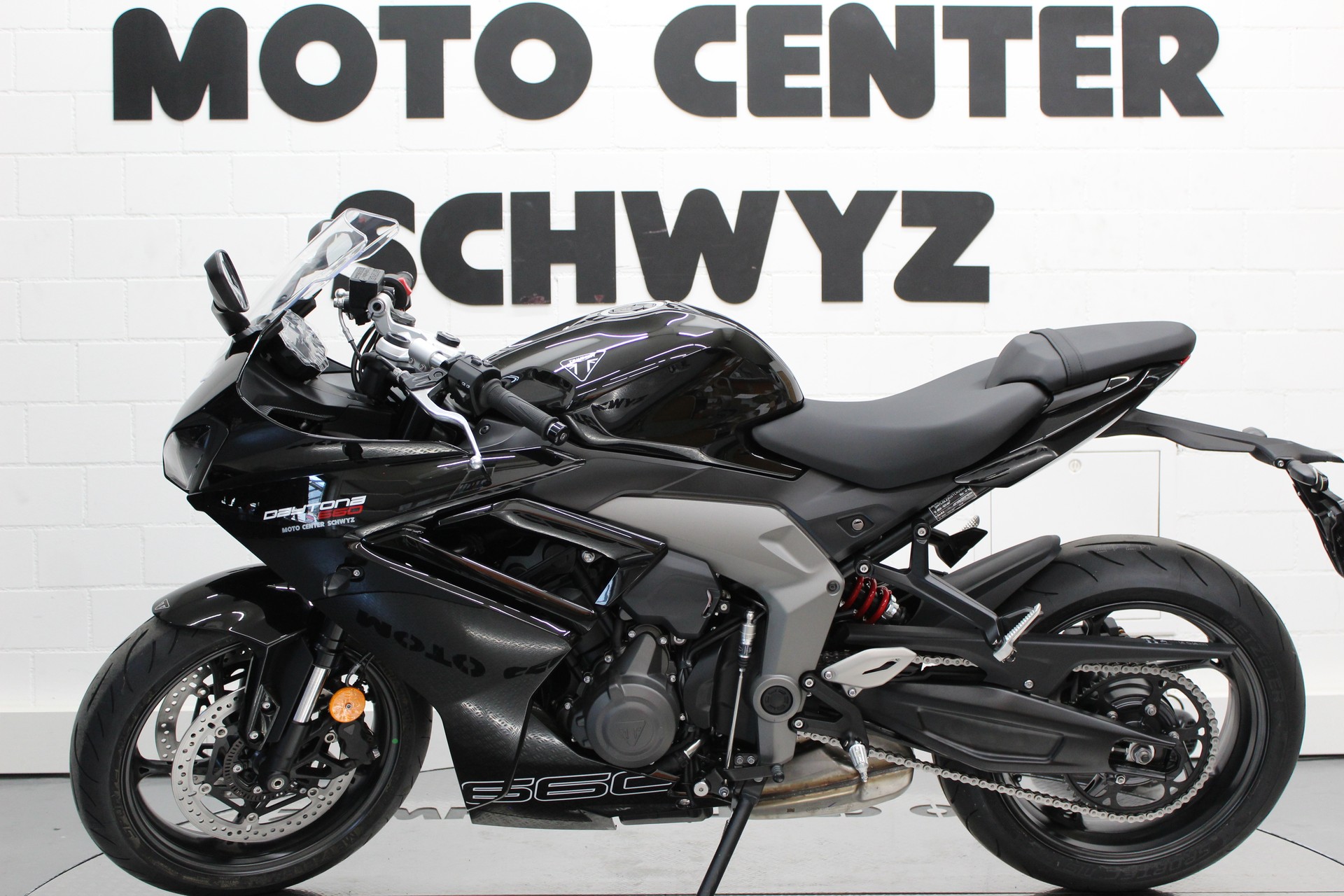 TRIUMPH Daytona 660-image-3