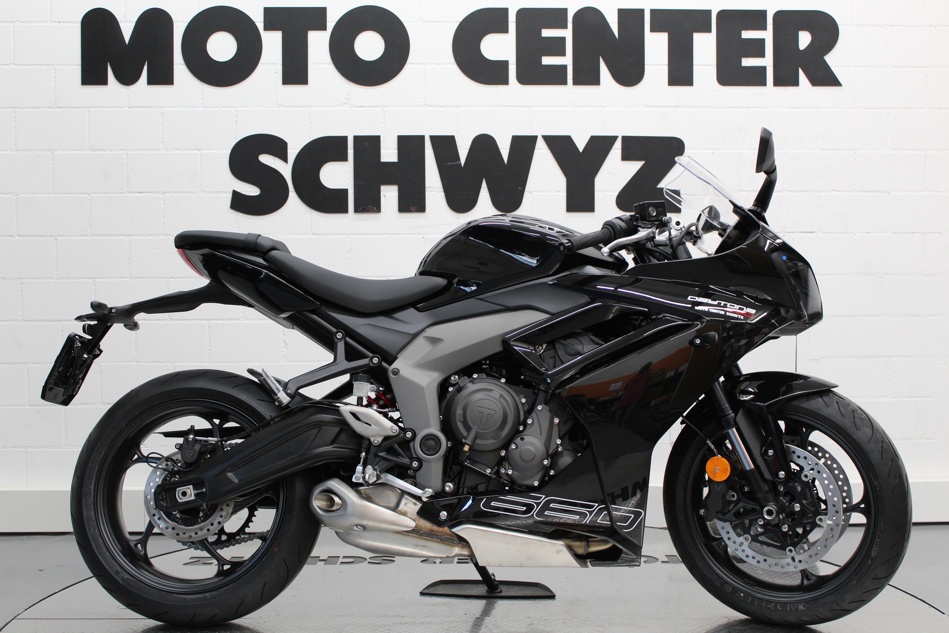 TRIUMPH Daytona 660-image-0