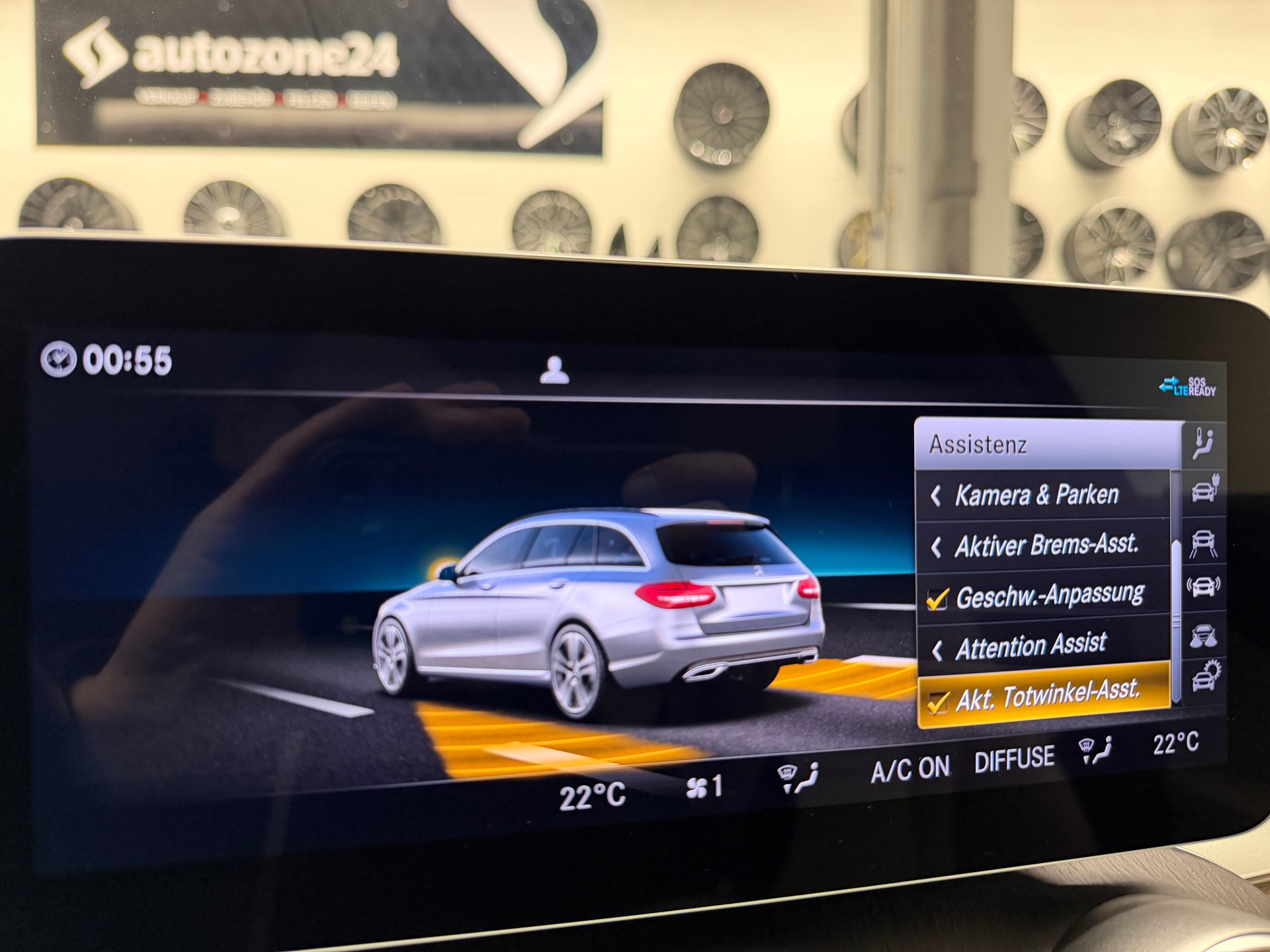 MERCEDES-BENZ C 300 e AMG Line Kombi *all:in-Garantie bis 17.7.26*Frisch ab Service*CH-Auto*1.Hand*Gratis Service*-image-19