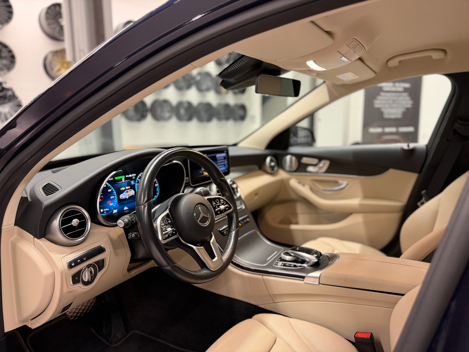 MERCEDES-BENZ C 300 e AMG Line Kombi *all:in-Garantie bis 17.7.26*Frisch ab Service*CH-Auto*1.Hand*Gratis Service*-image-9