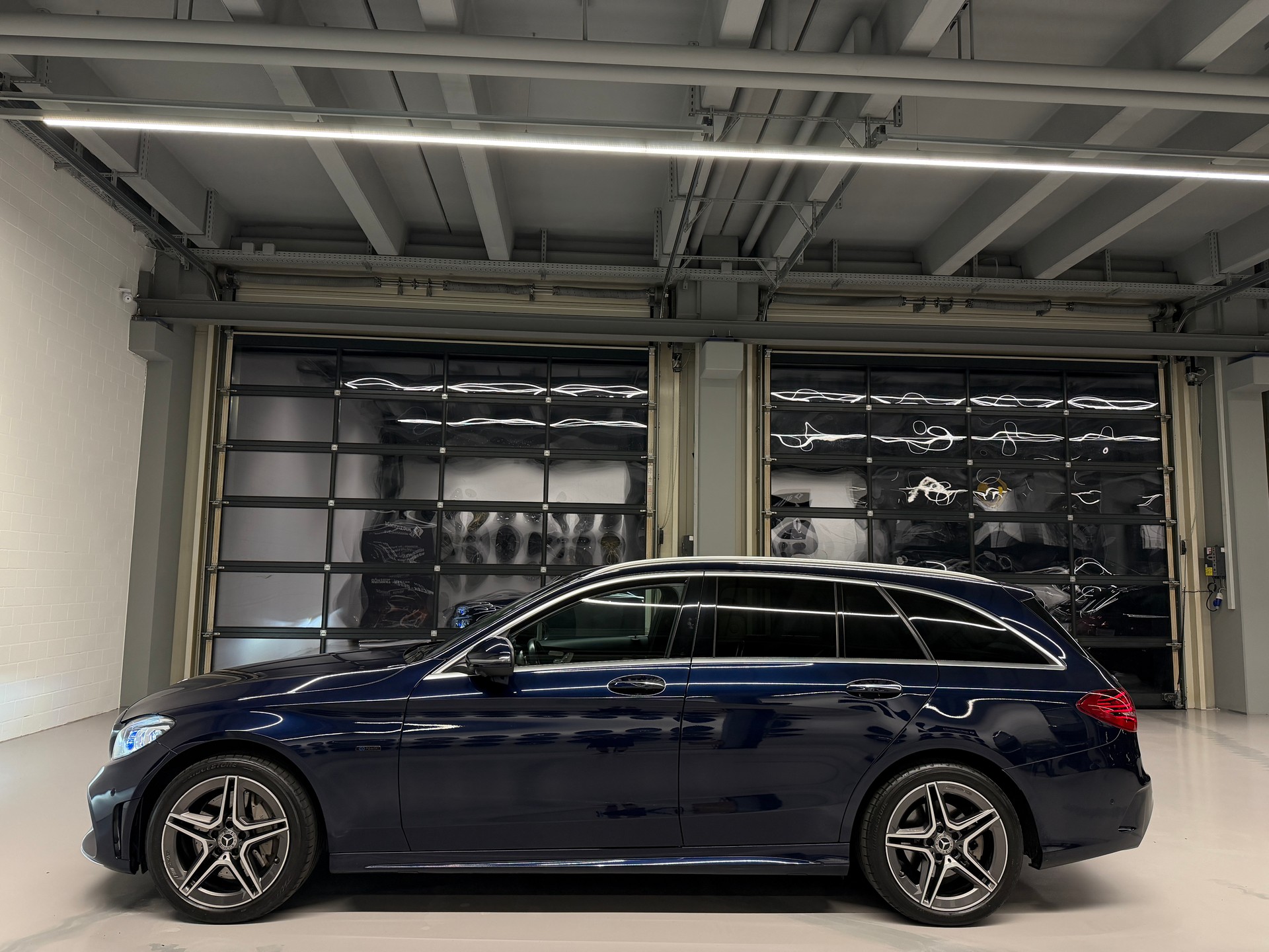 MERCEDES-BENZ C 300 e AMG Line Kombi *all:in-Garantie bis 17.7.26*Frisch ab Service*CH-Auto*1.Hand*Gratis Service*-image-6