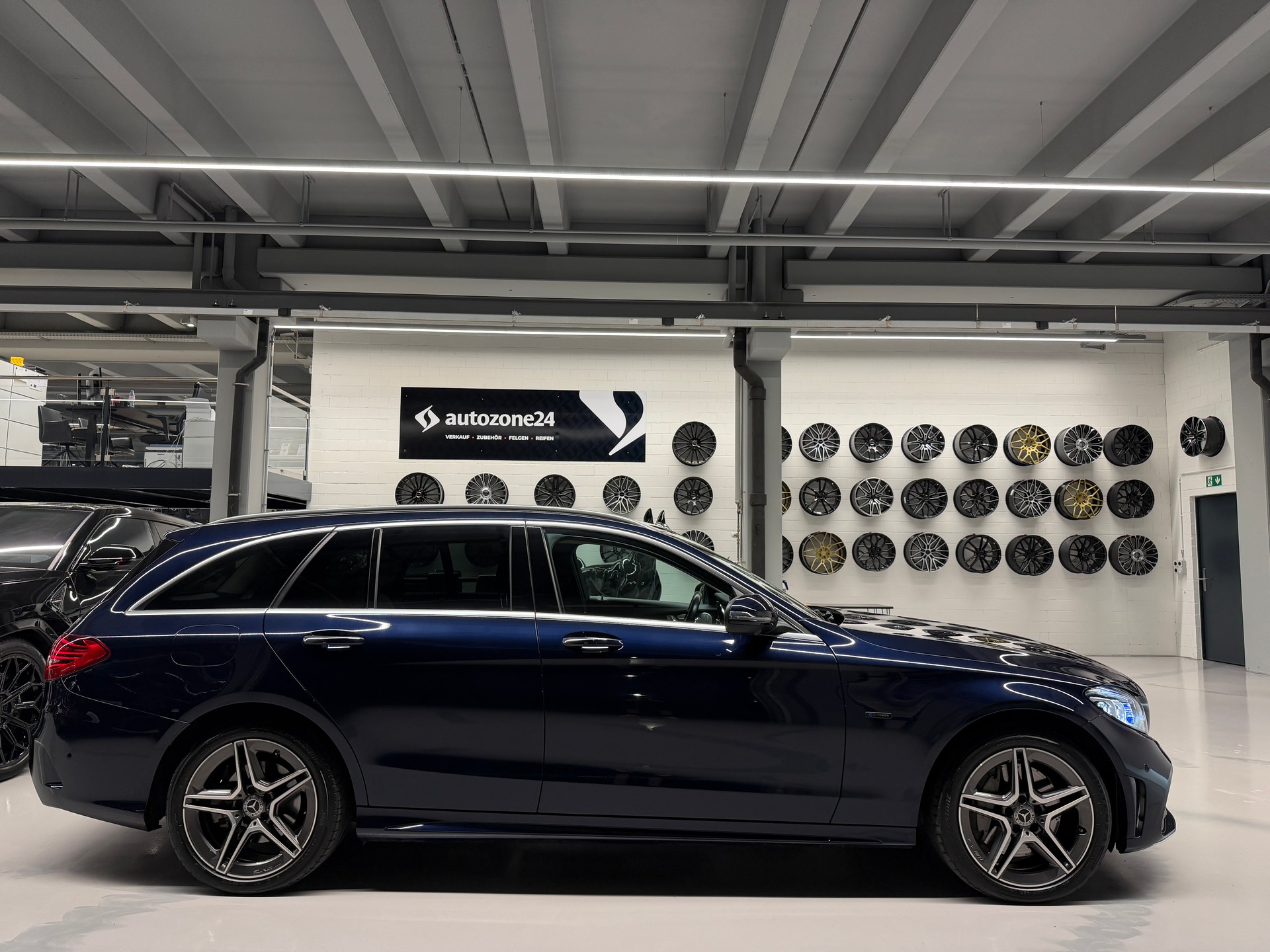 MERCEDES-BENZ C 300 e AMG Line Kombi *all:in-Garantie bis 17.7.26*Frisch ab Service*CH-Auto*1.Hand*Gratis Service*-image-7