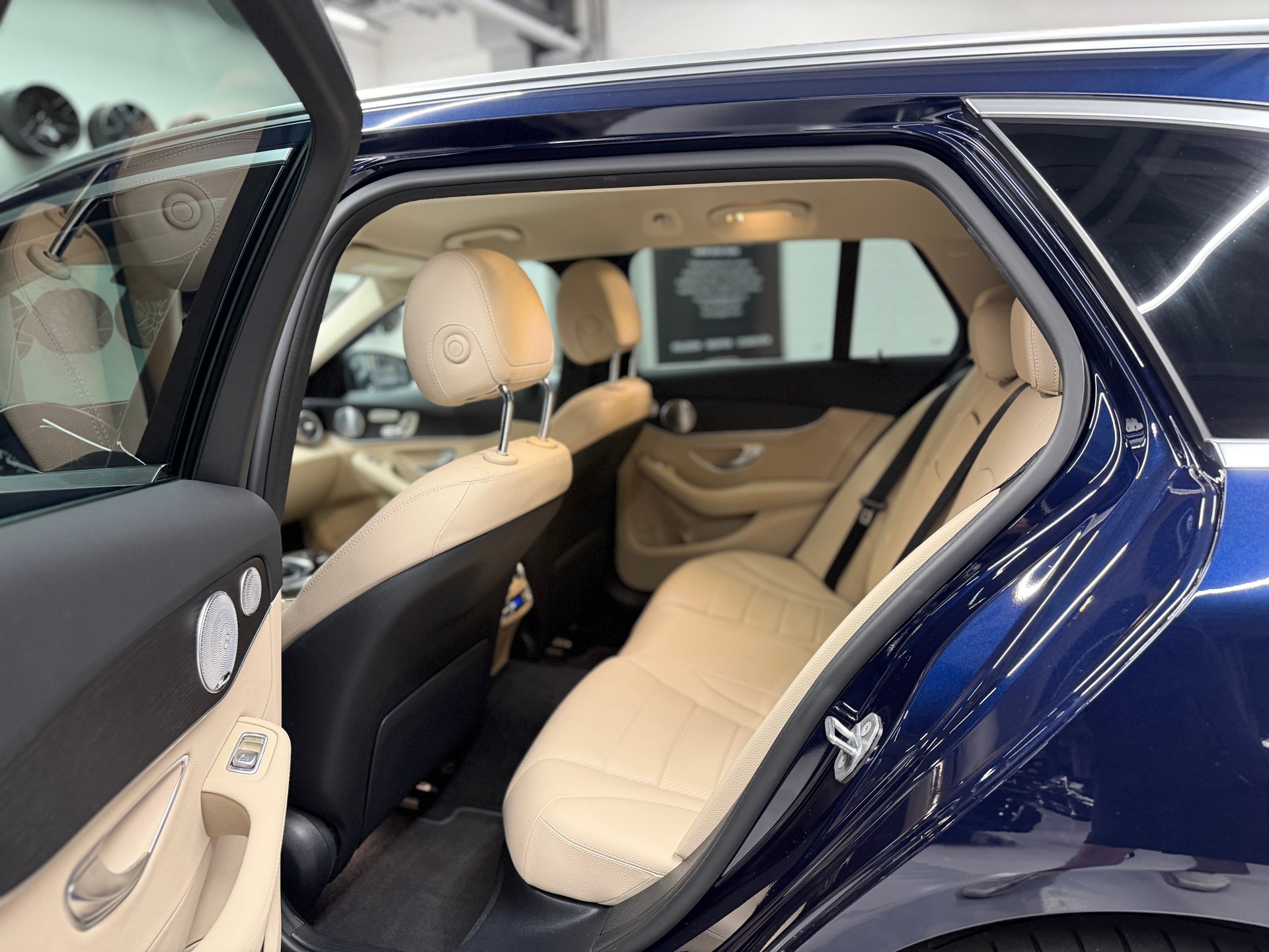 MERCEDES-BENZ C 300 e AMG Line Kombi *all:in-Garantie bis 17.7.26*Frisch ab Service*CH-Auto*1.Hand*Gratis Service*-image-11
