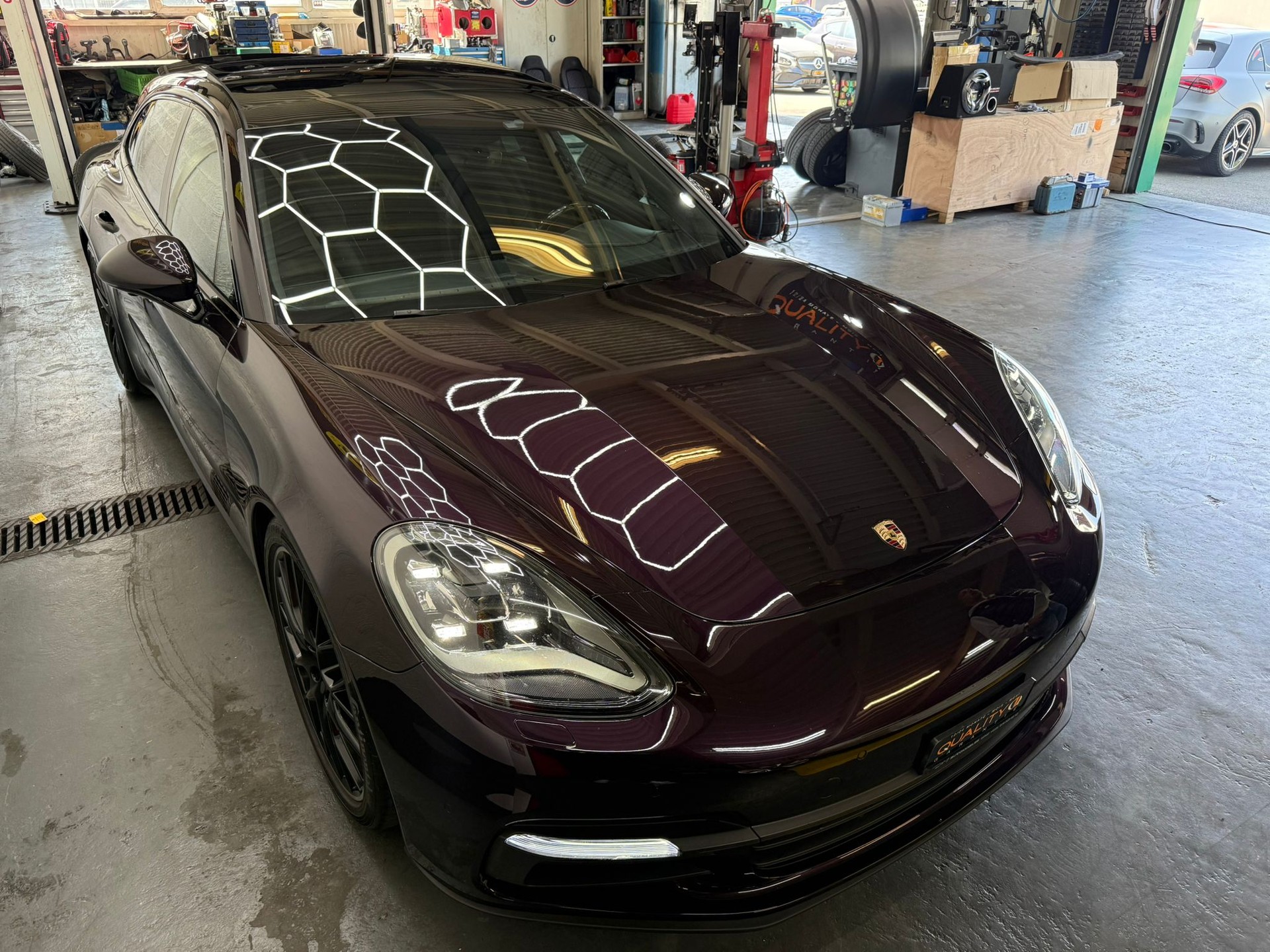 PORSCHE Panamera 4S-image-7