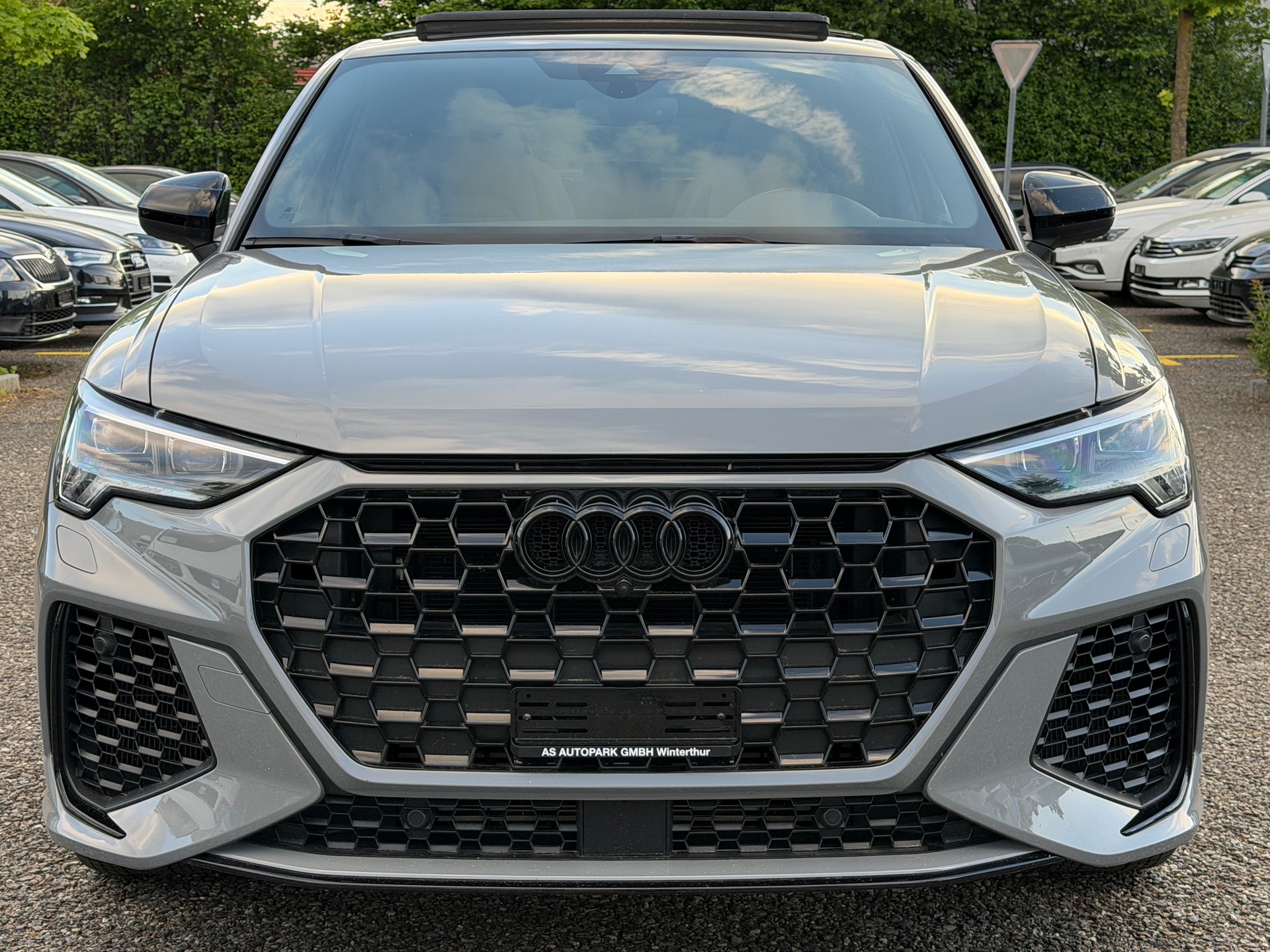 AUDI RS Q3 Sportback quattro S tronic-showroom-element-1