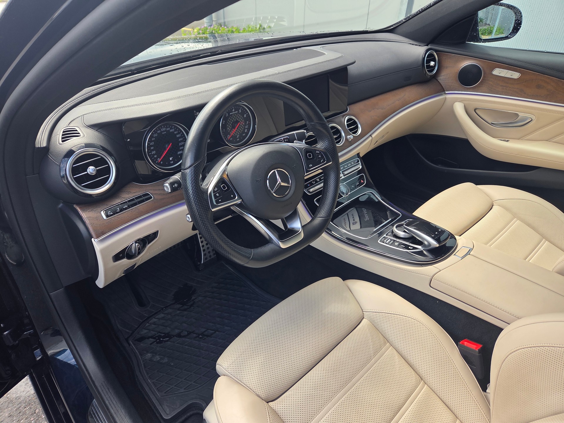 MERCEDES-BENZ E 43 AMG 4 Matic 9G-Tronic-image-5