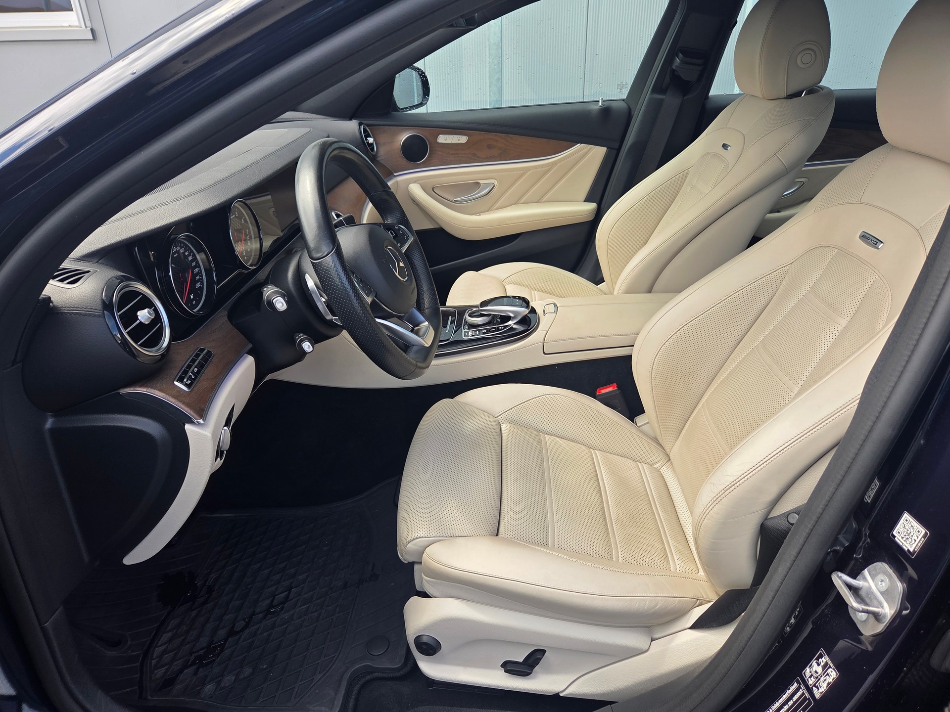 MERCEDES-BENZ E 43 AMG 4 Matic 9G-Tronic-image-4