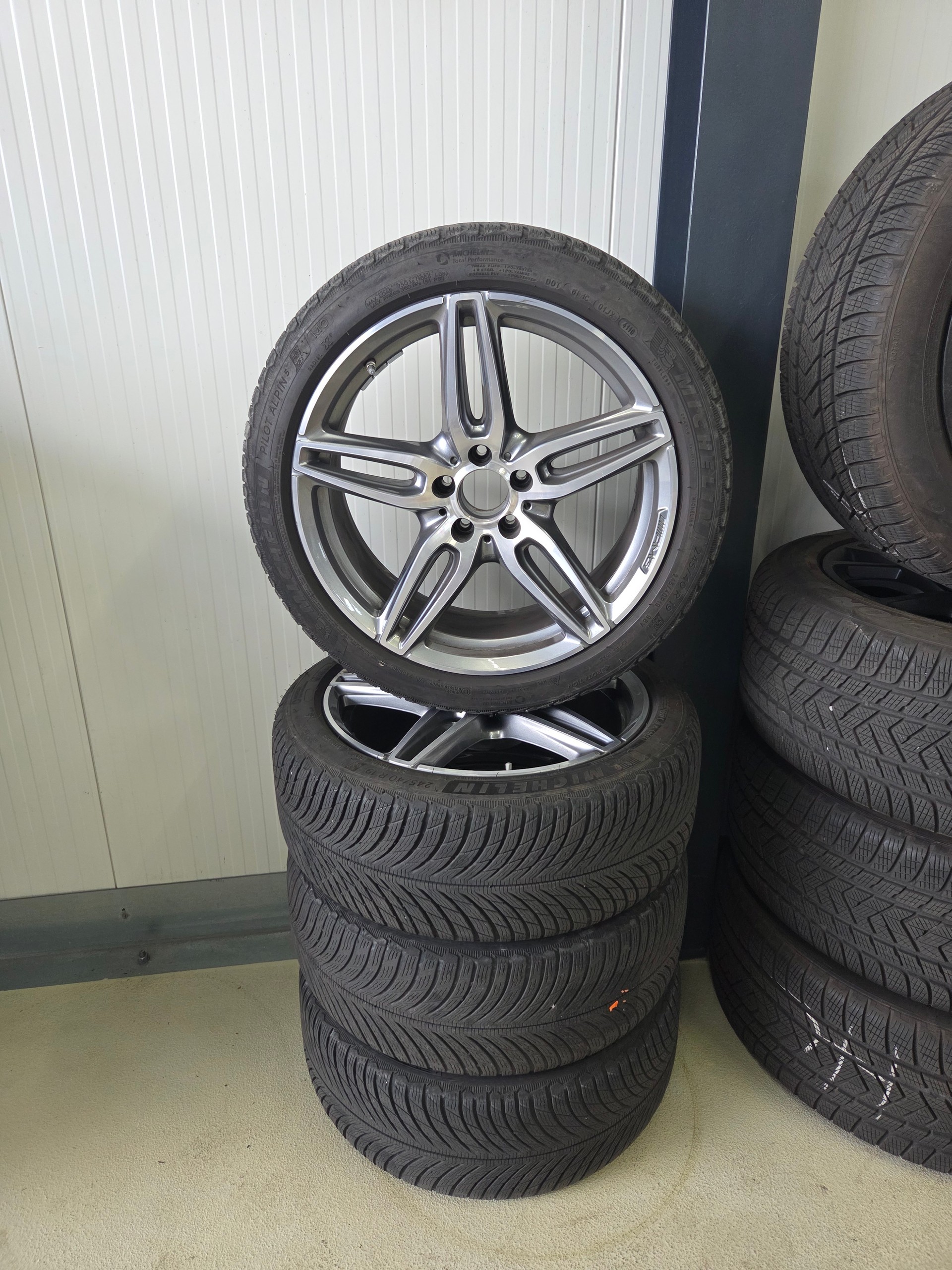 MERCEDES-BENZ E 43 AMG 4 Matic 9G-Tronic-image-12