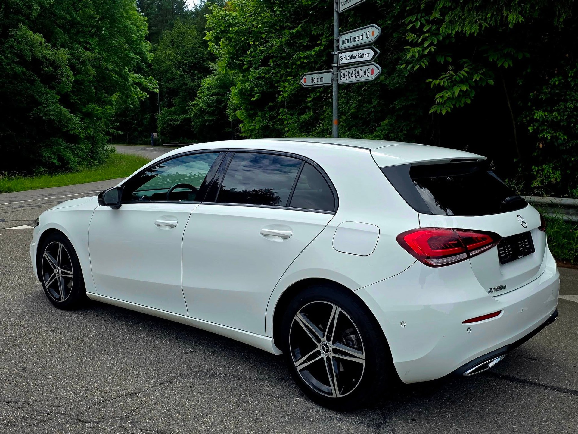 MERCEDES-BENZ A 180 d Style 7G-DCT-image-13