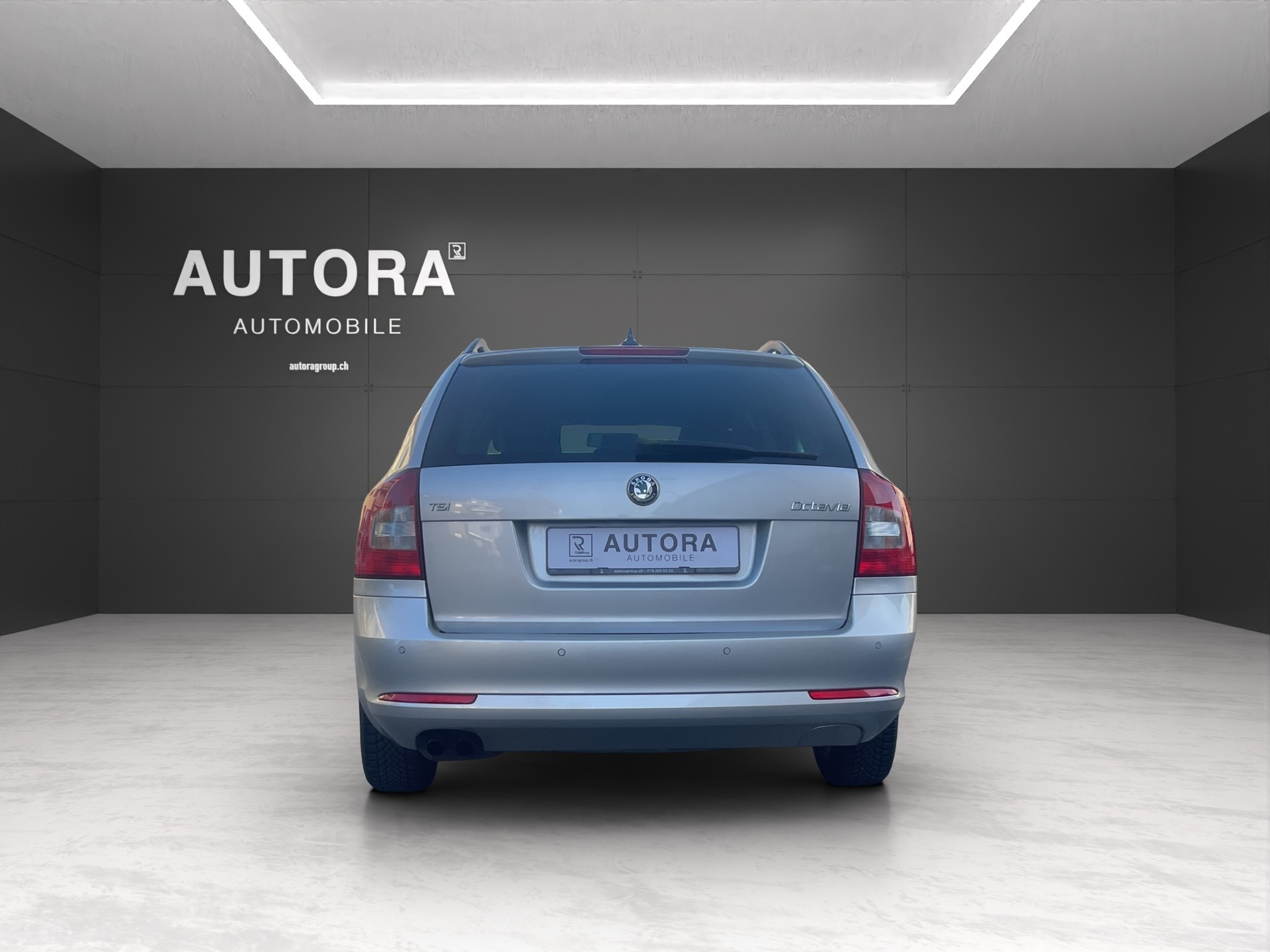 SKODA Octavia Combi 1.4 TSI Family DSG-image-4