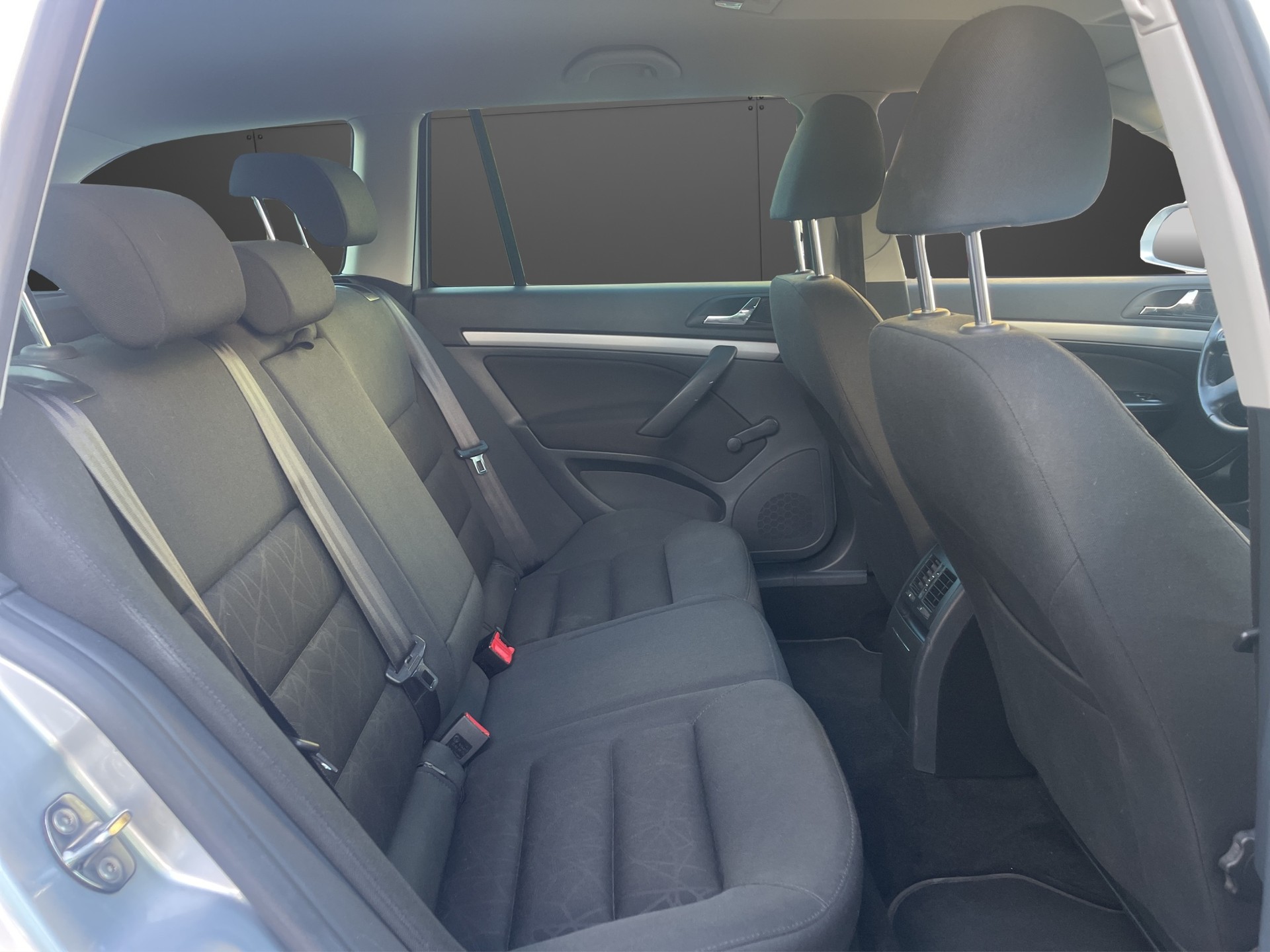 SKODA Octavia Combi 1.4 TSI Family DSG-image-13