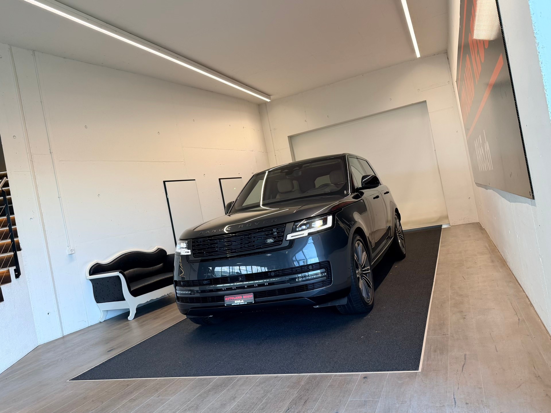 LAND ROVER Range Rover P400 I6 3.0 MHEV Autobiography Automatic-showroom-element-2