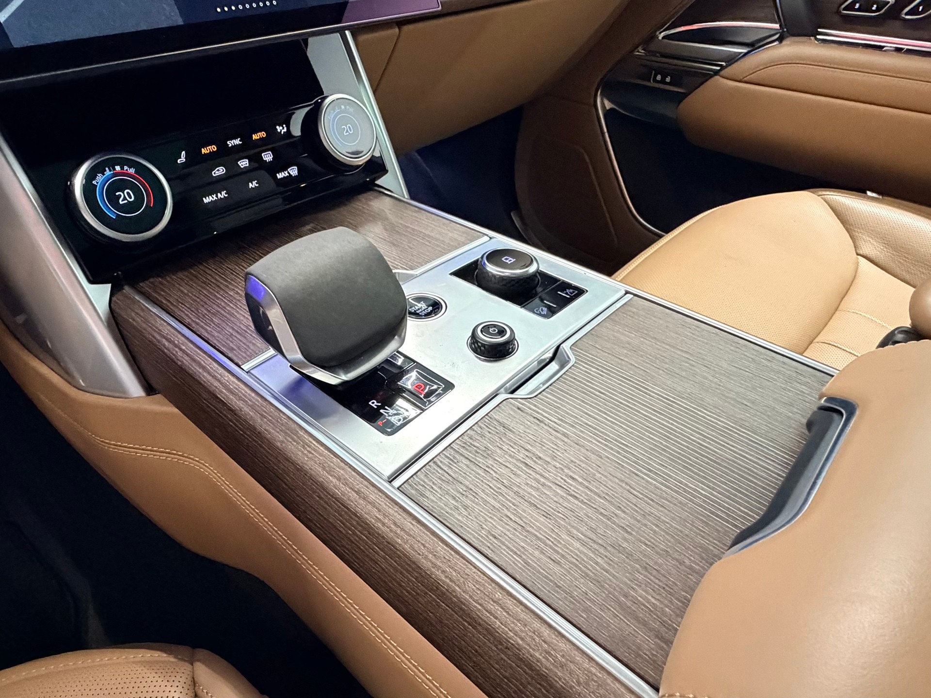 LAND ROVER Range Rover P400 I6 3.0 MHEV Autobiography Automatic-image-24