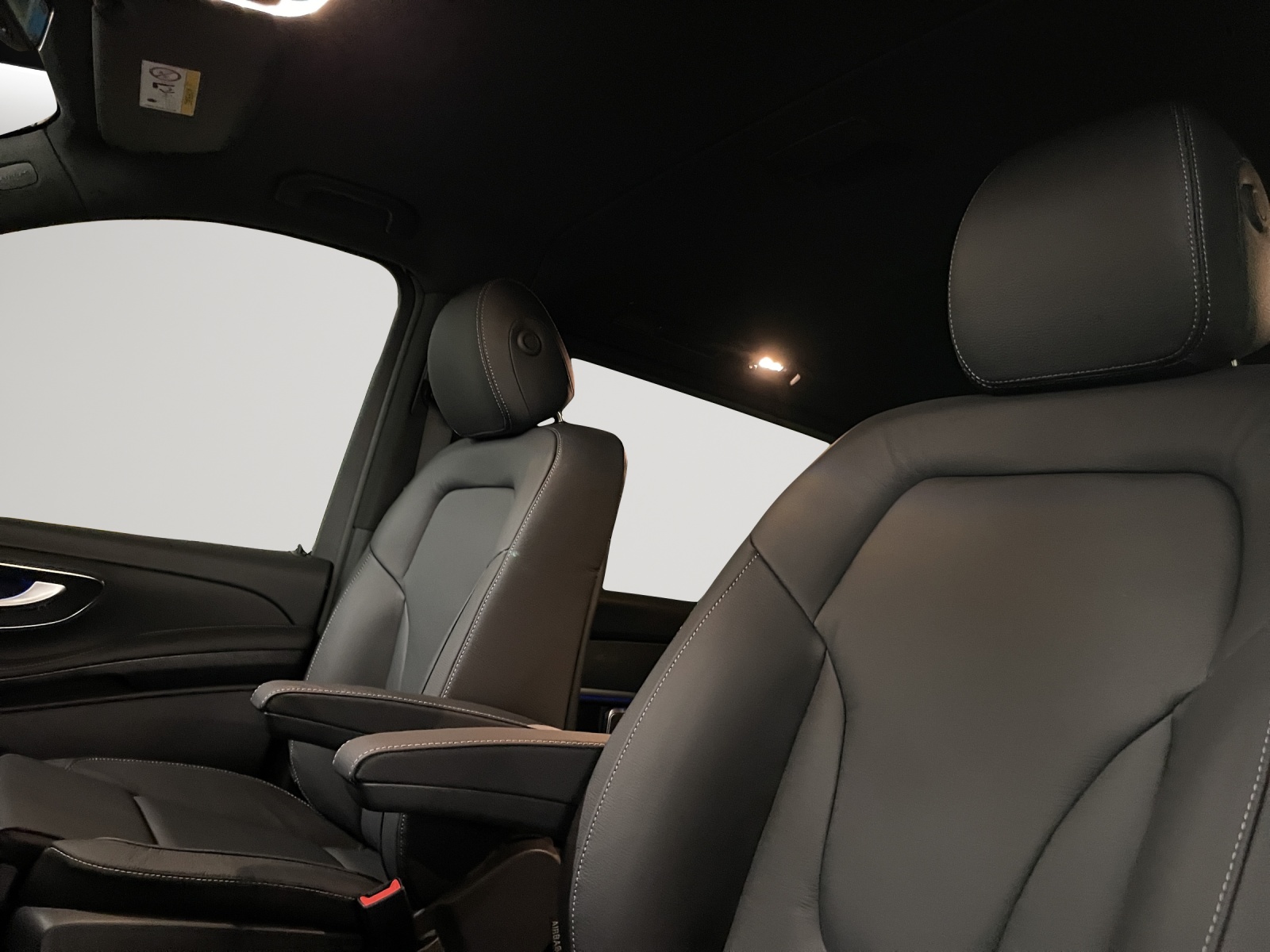 MERCEDES-BENZ V 250 d extralang 4Matic Avantgarde 9G-Tronic-image-10