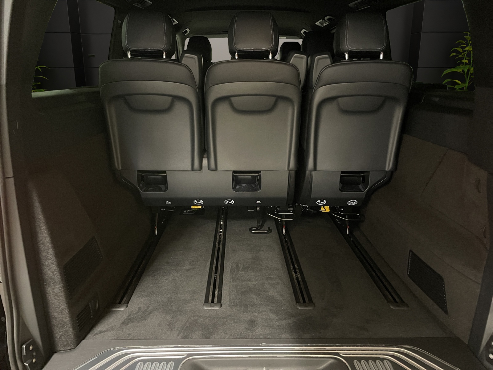 MERCEDES-BENZ V 250 d extralang 4Matic Avantgarde 9G-Tronic-image-12