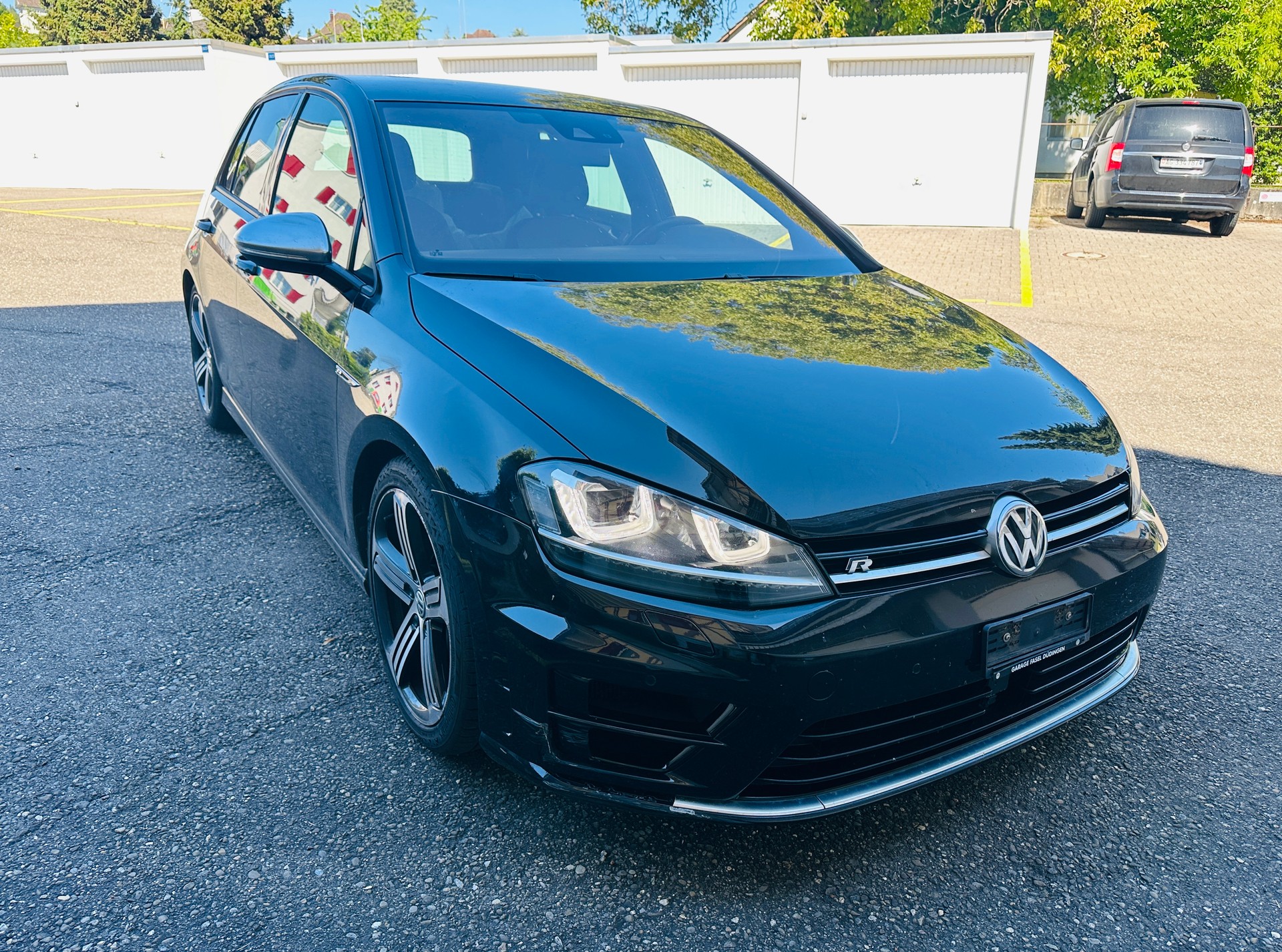 VW Golf 2.0 TSI R 4Motion DSG-image-3