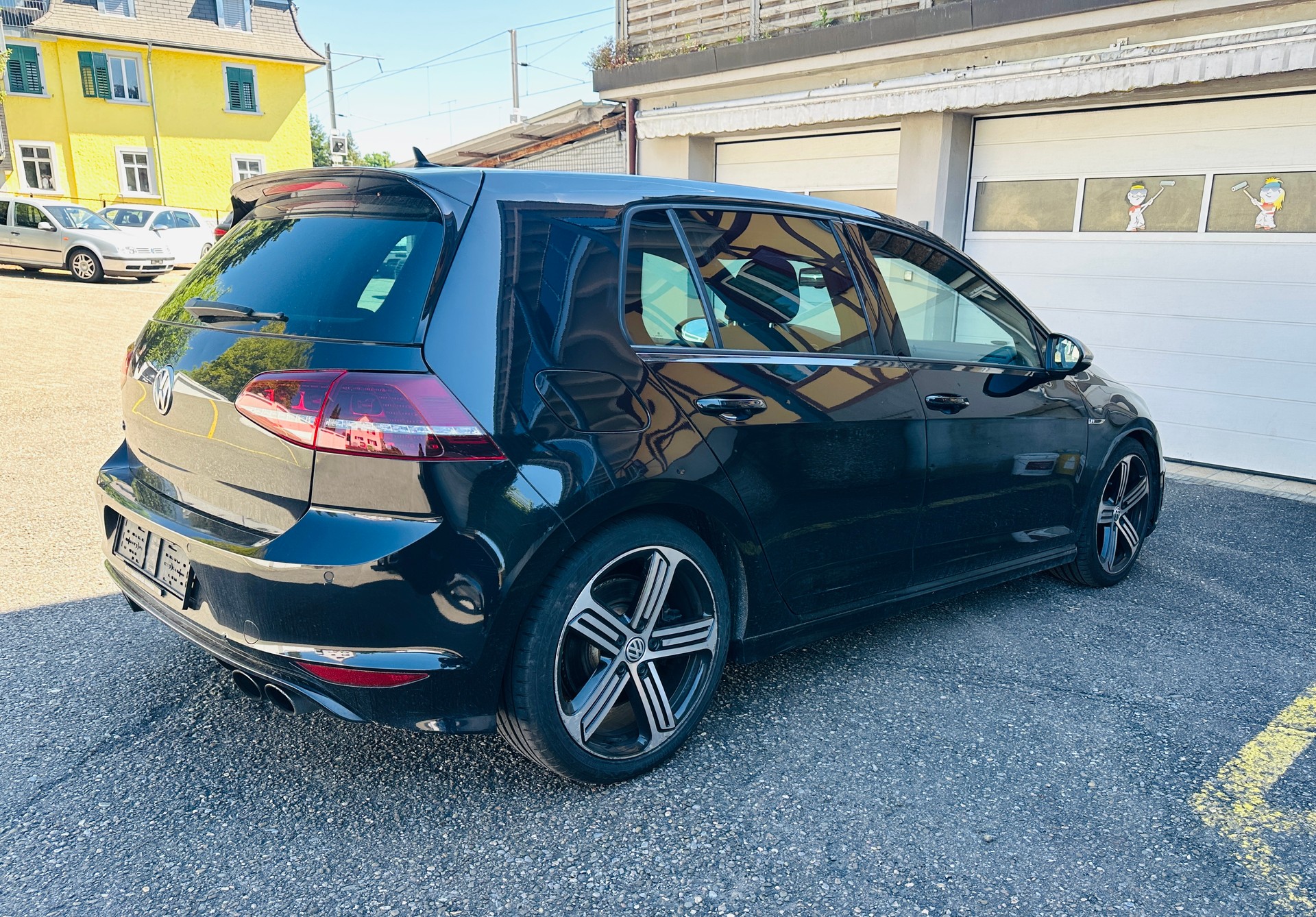 VW Golf 2.0 TSI R 4Motion DSG-image-8