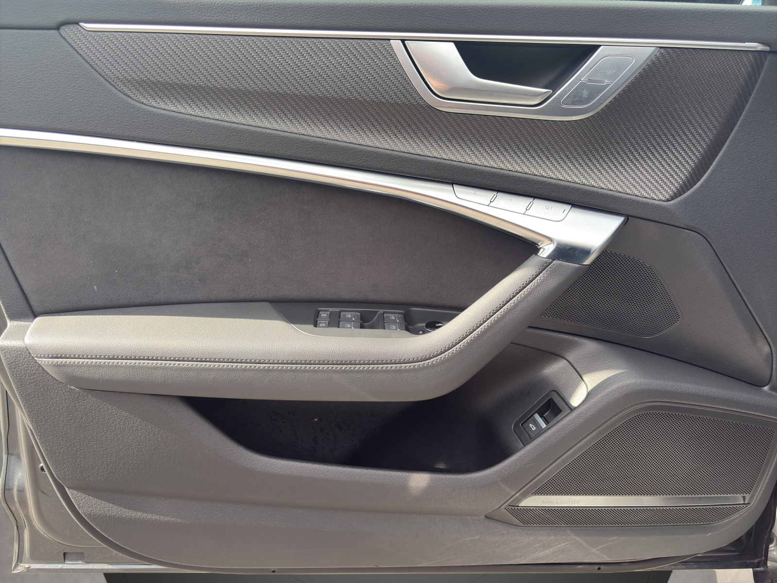 AUDI RS6 Avant 4.0 TFSI V8 quattro-image-6