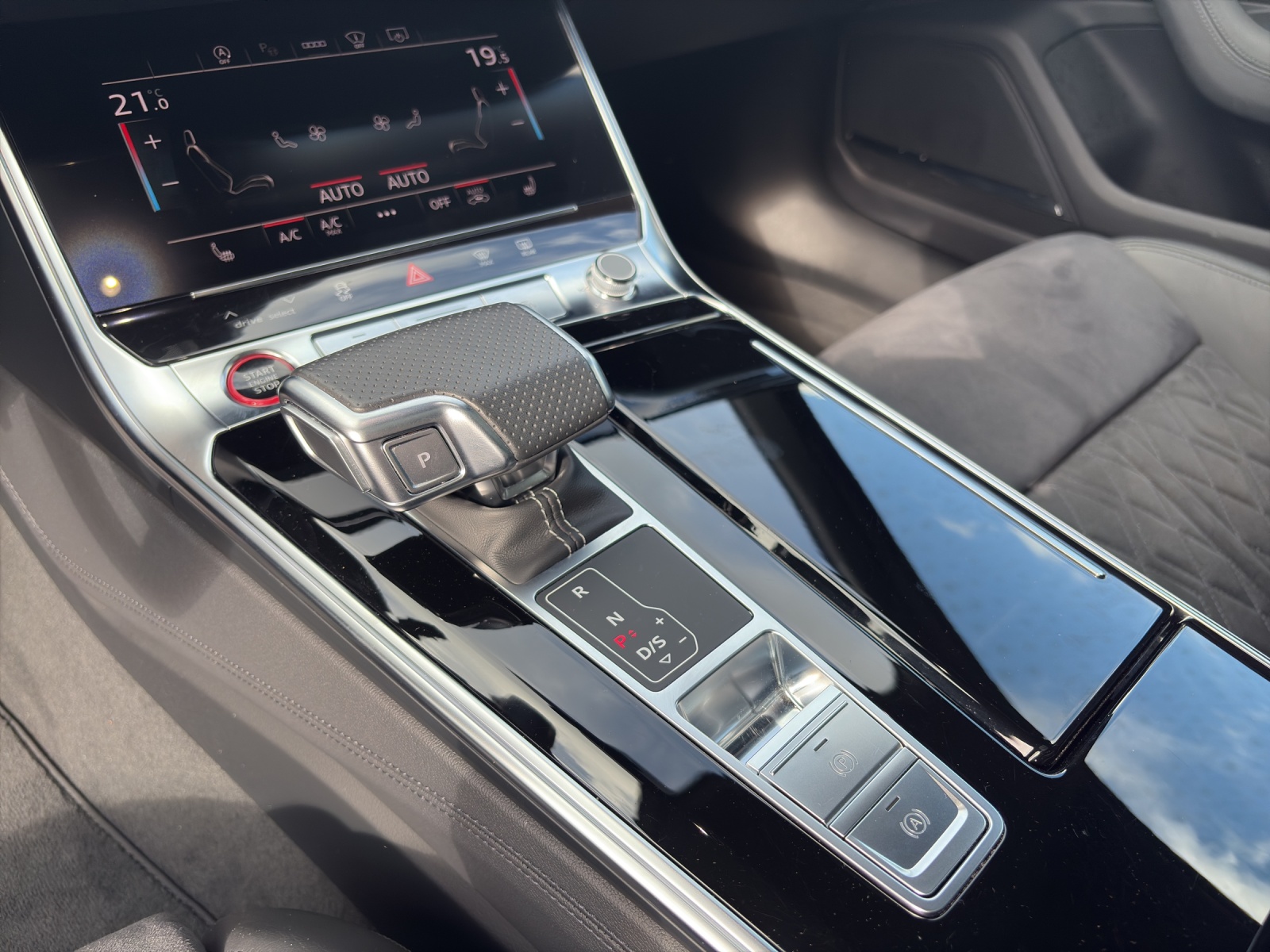 AUDI RS6 Avant 4.0 TFSI V8 quattro-image-9