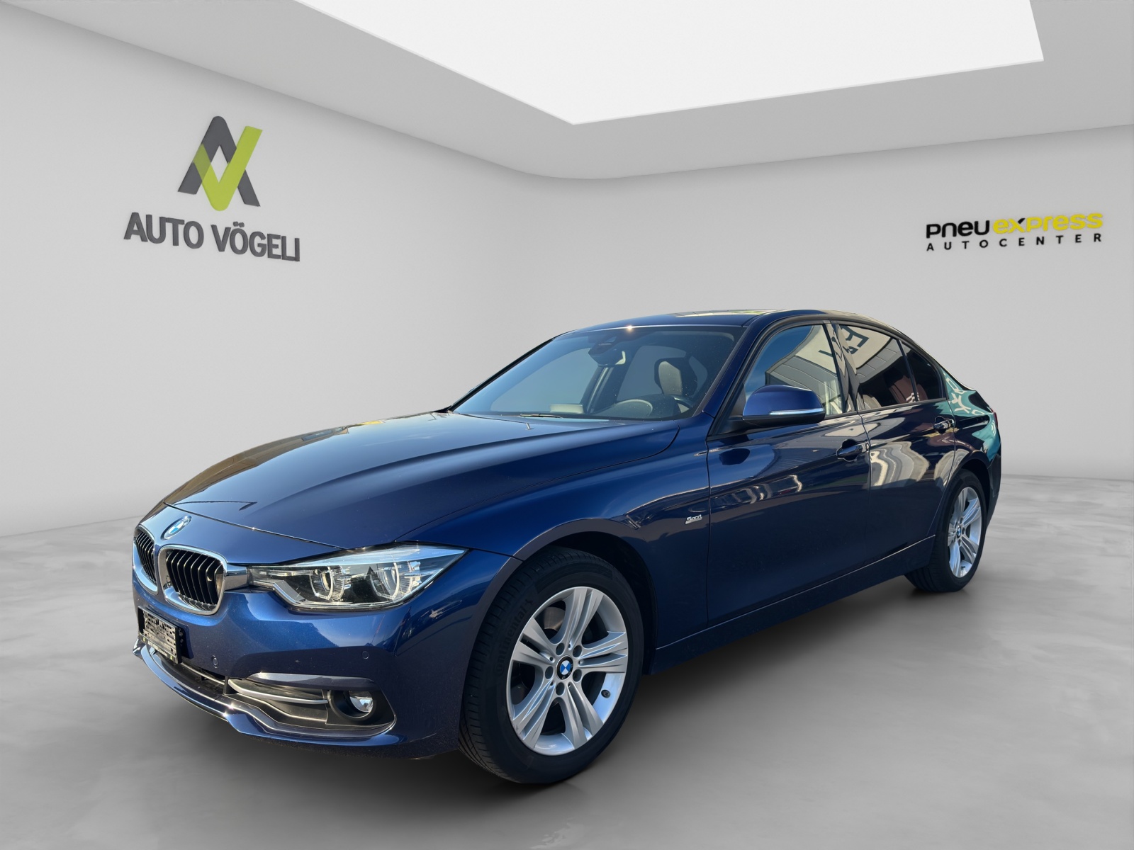 BMW 320d xDrive-showroom-element-1