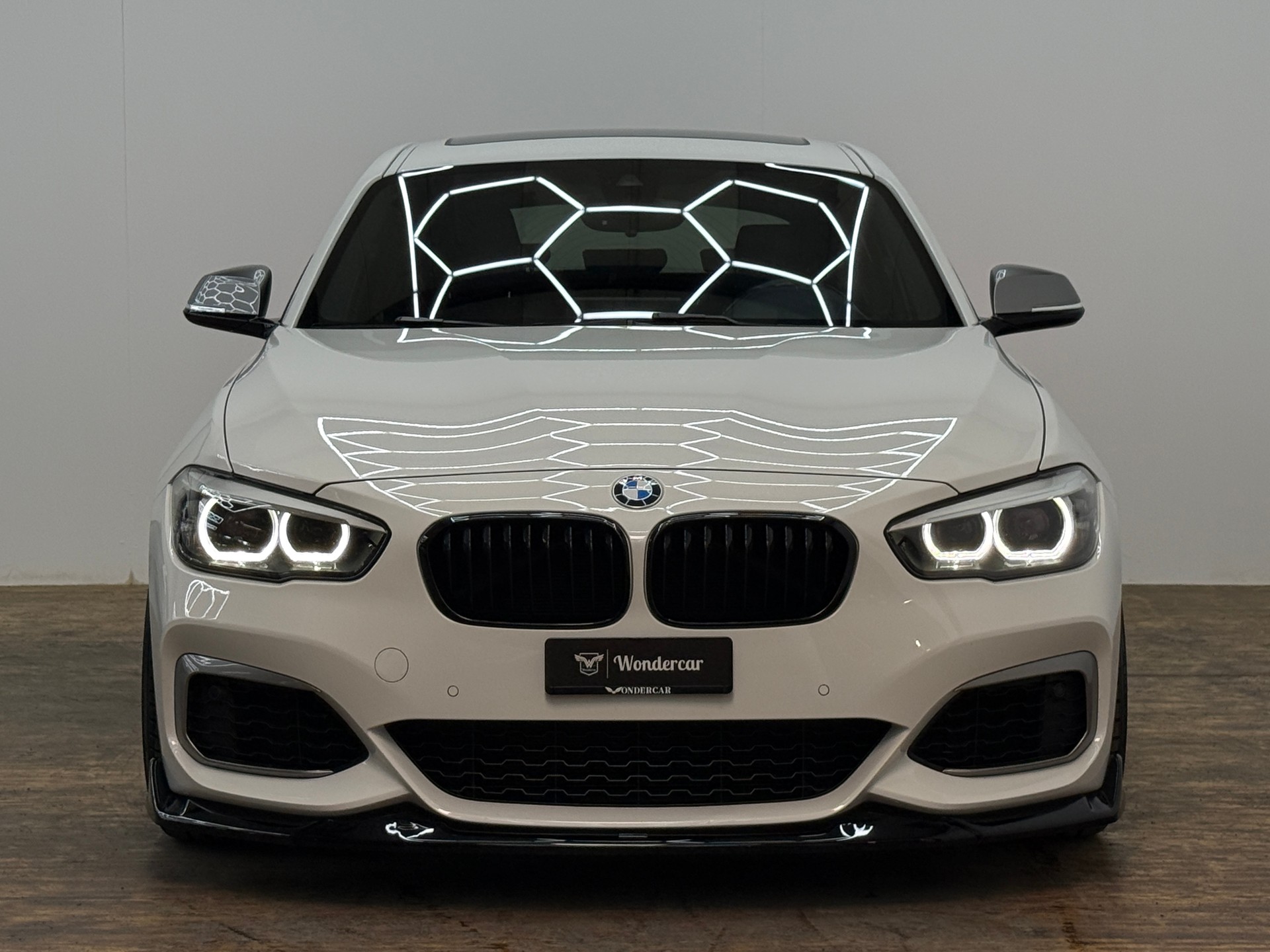 BMW M140i xDrive Steptronic-showroom-element-2
