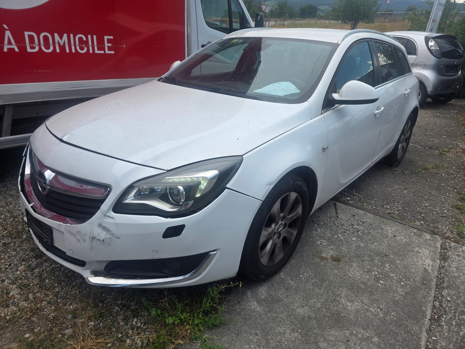 OPEL Insignia Sports Tourer 1.6 CDTI Automatic-image-2