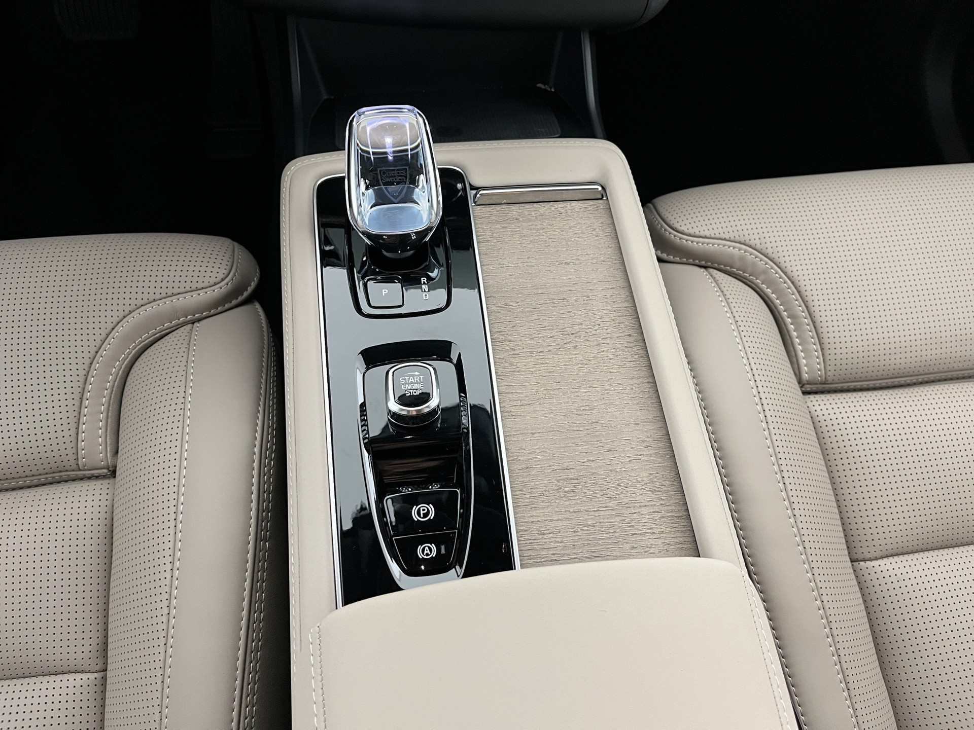 VOLVO XC90 2.0 T8 TE Ultra Dark eAWD-image-15