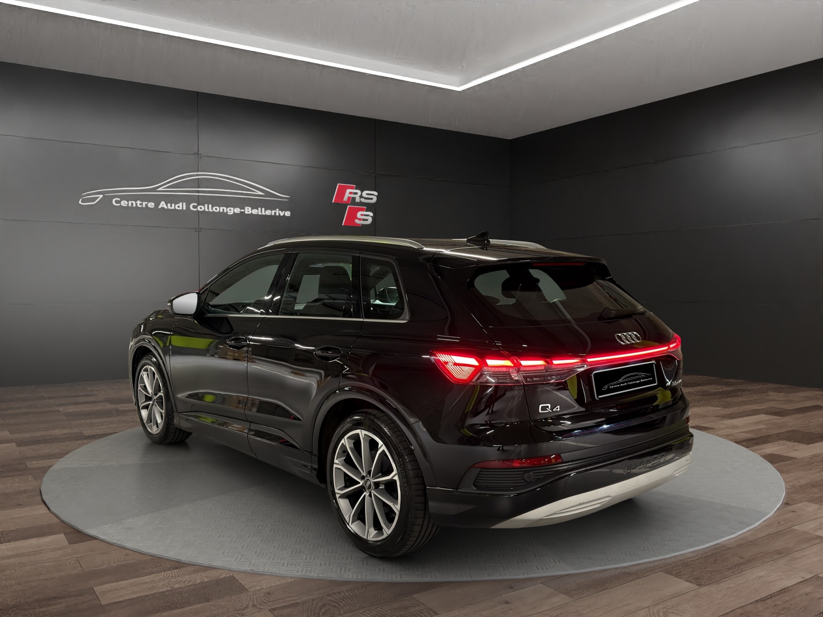 AUDI Q4 e-tron 35-showroom-element-3