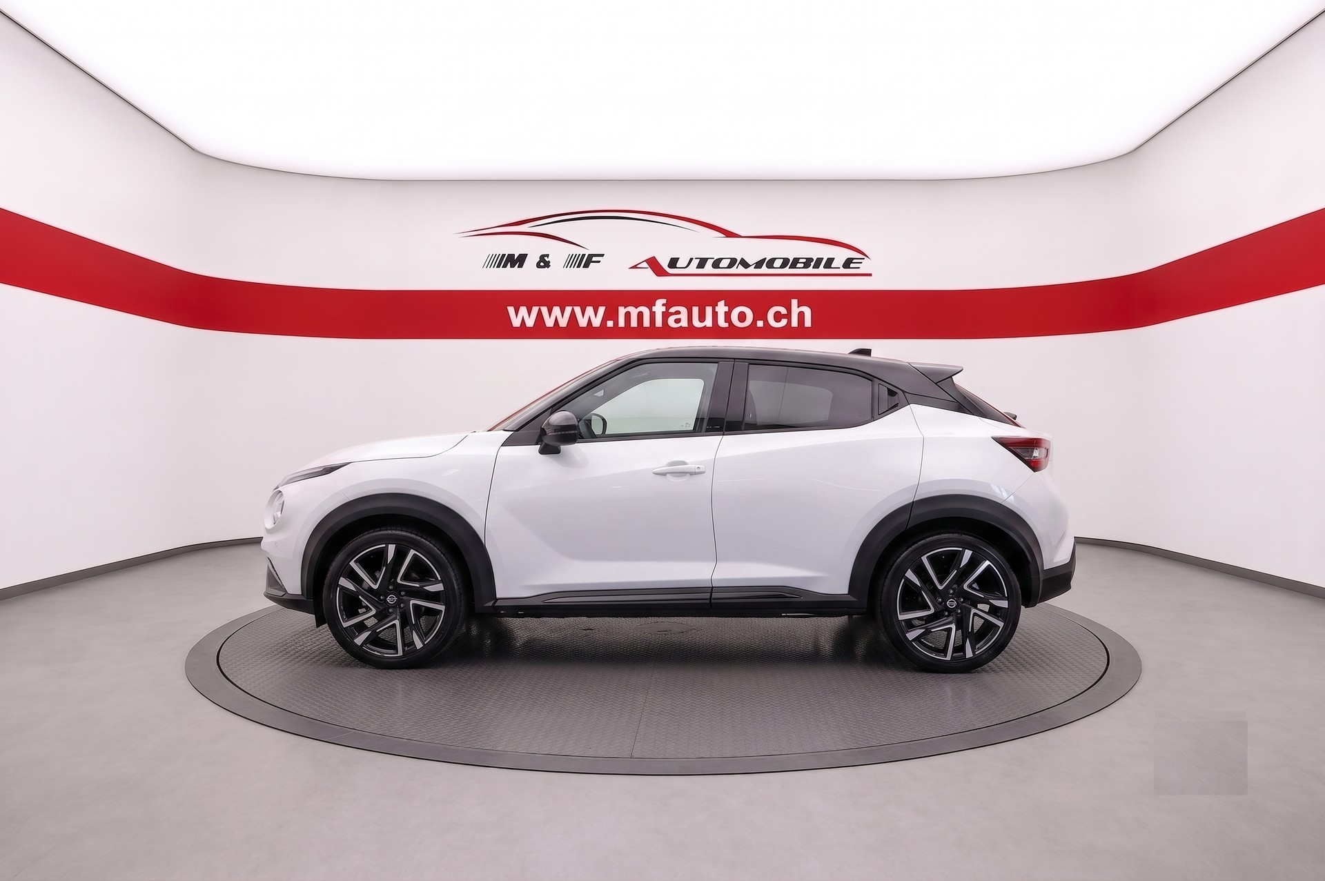NISSAN Juke 1.0 DIG-T Tekna CH FAHRZEUG-image-5