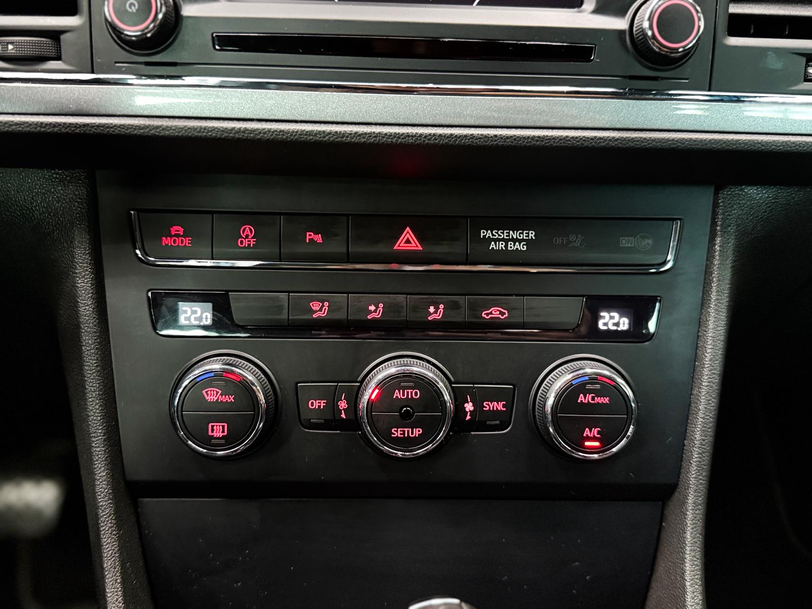 SEAT Leon ST 2.0 TDI FR DSG-image-15