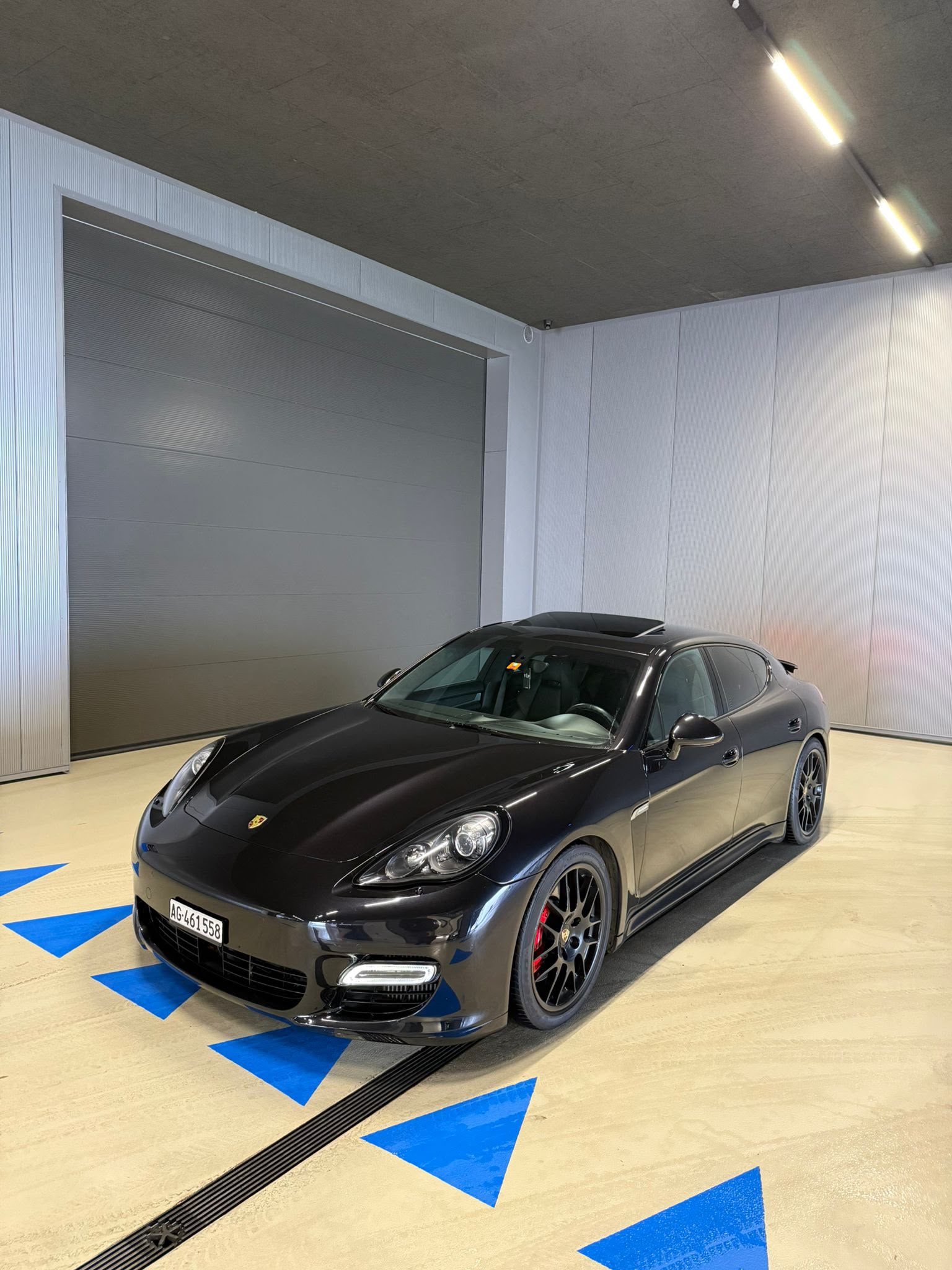 PORSCHE Turbo S