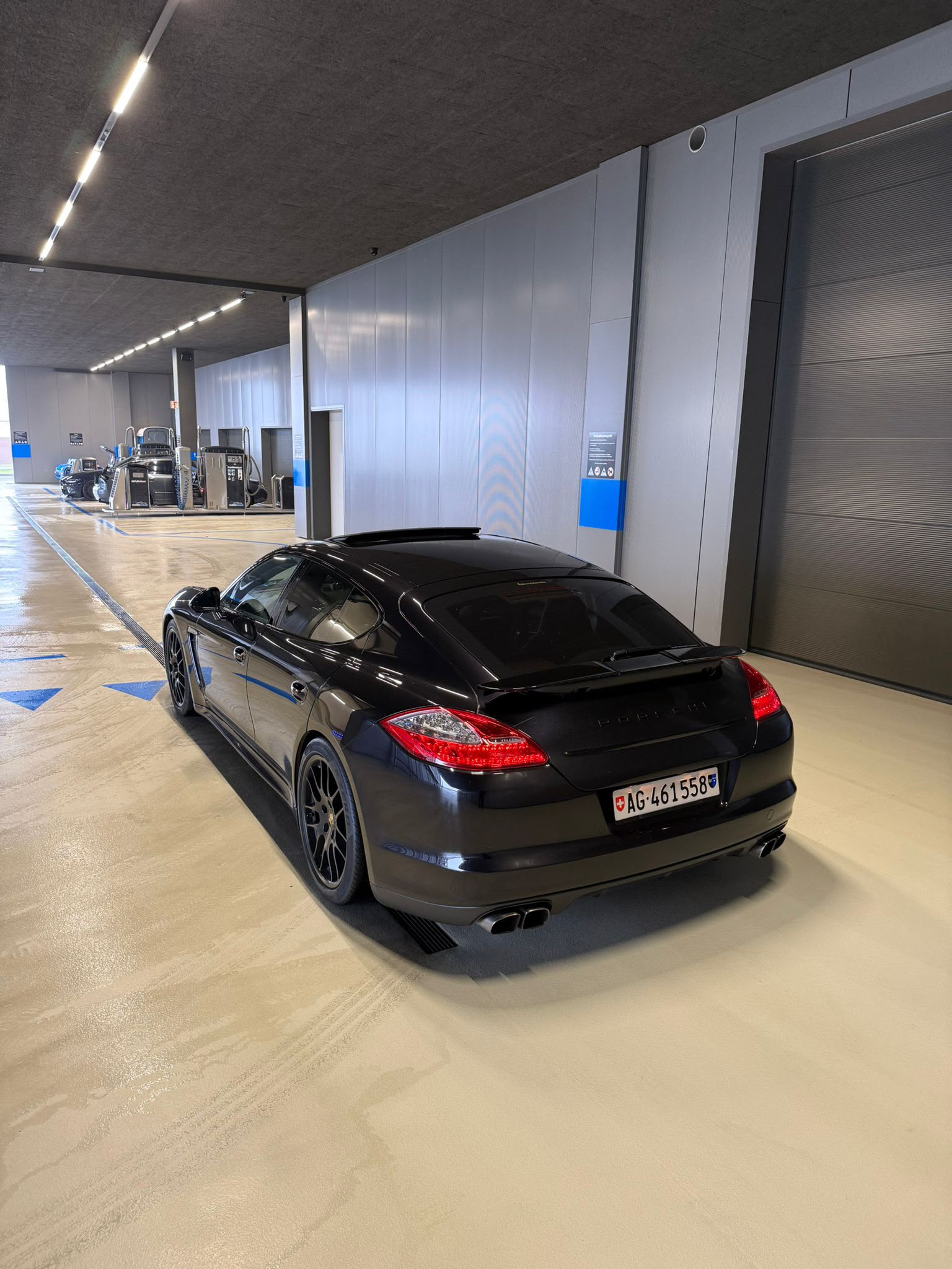 PORSCHE Turbo S-image-4