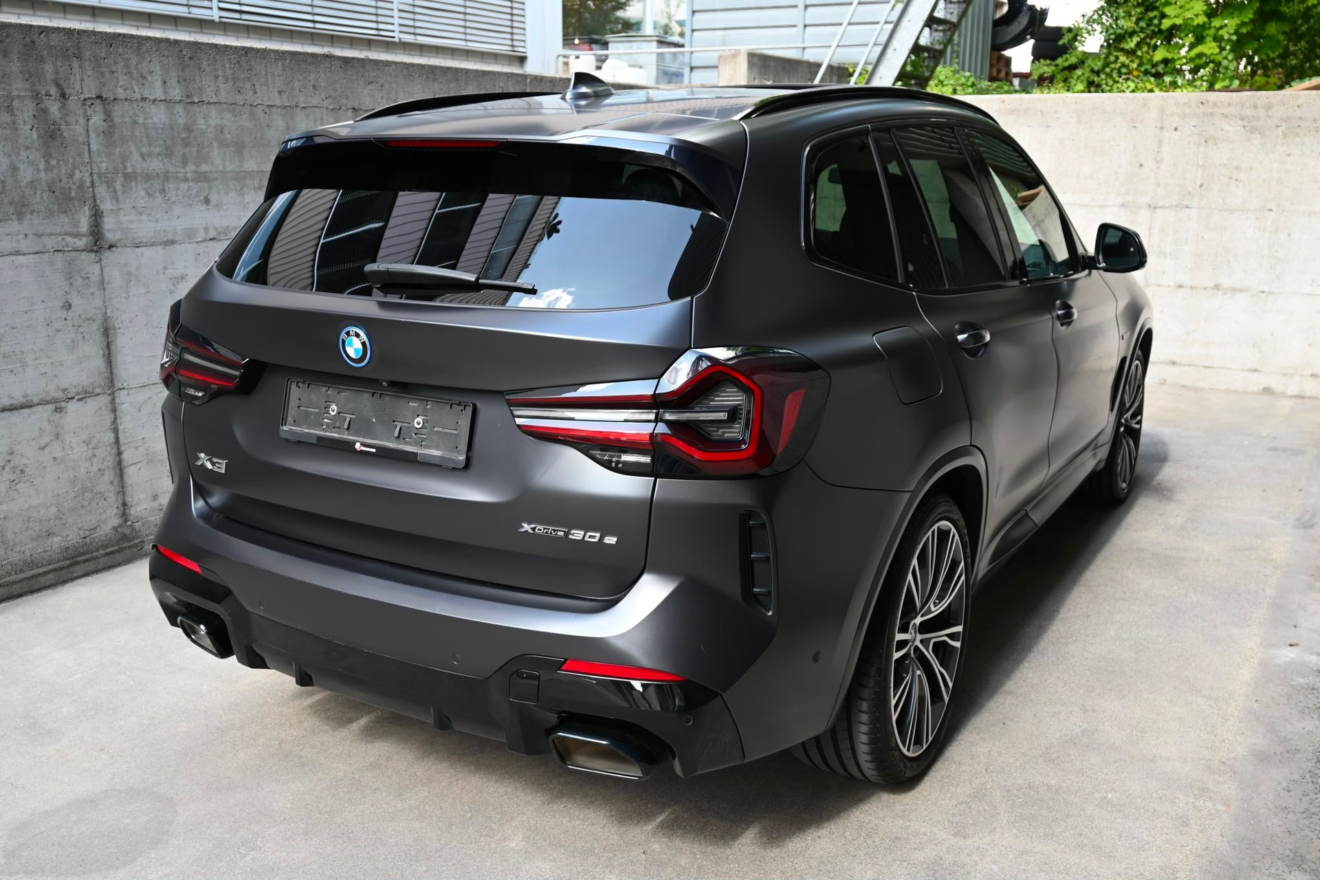 BMW X3 xDrive 30e M Sport-showroom-element-2