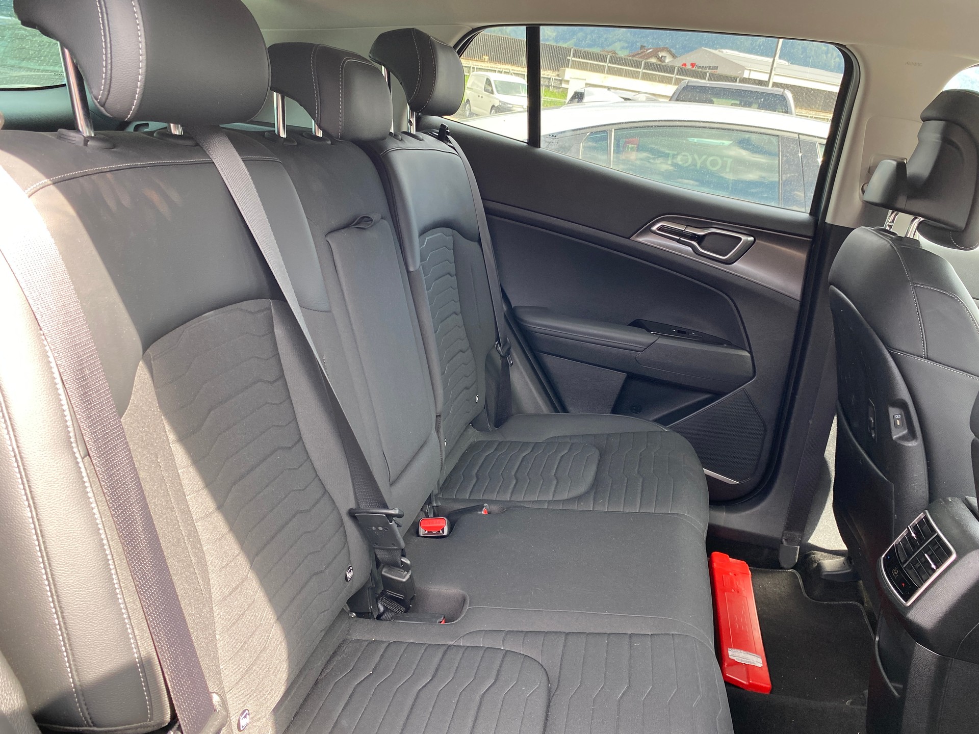 KIA Sportage 1.6T-GDi MHEV Power Edition 4x4 7DCT-image-9