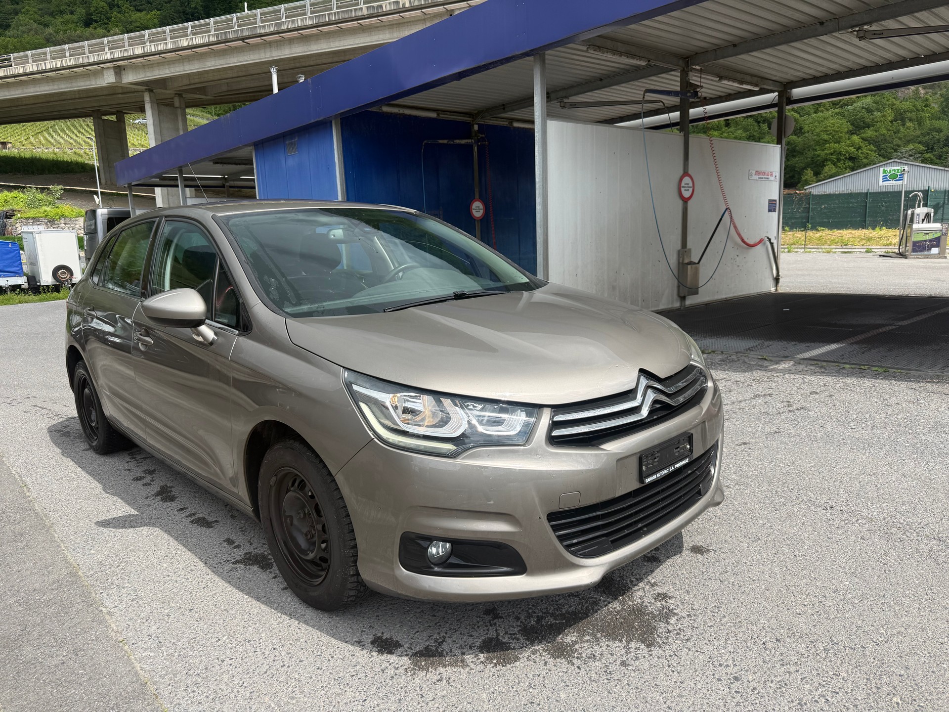 CITROEN C4 1.2 Pure Tech Shine-showroom-element-1