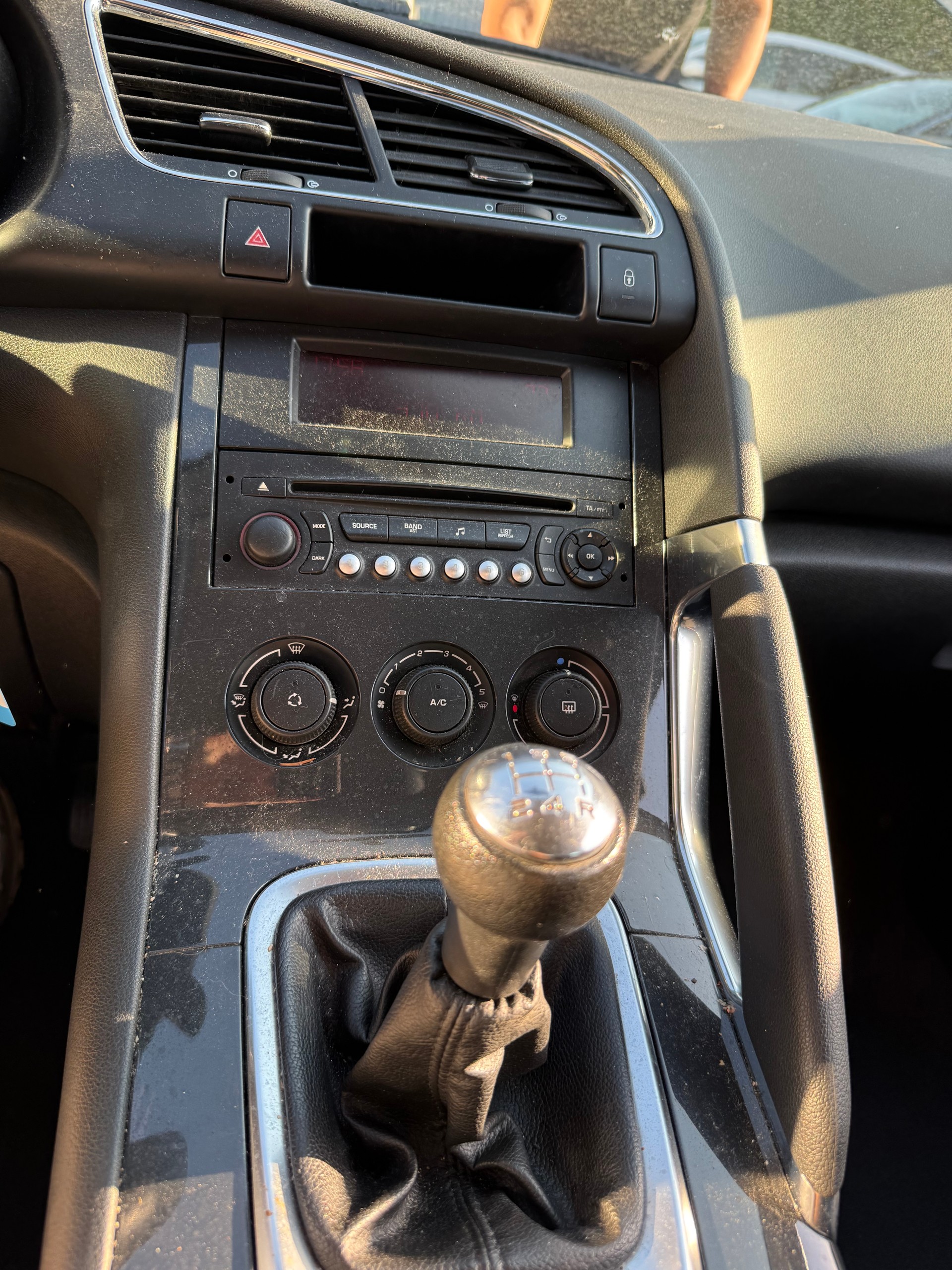 PEUGEOT 3008 1.6 16V VTI Active-image-9