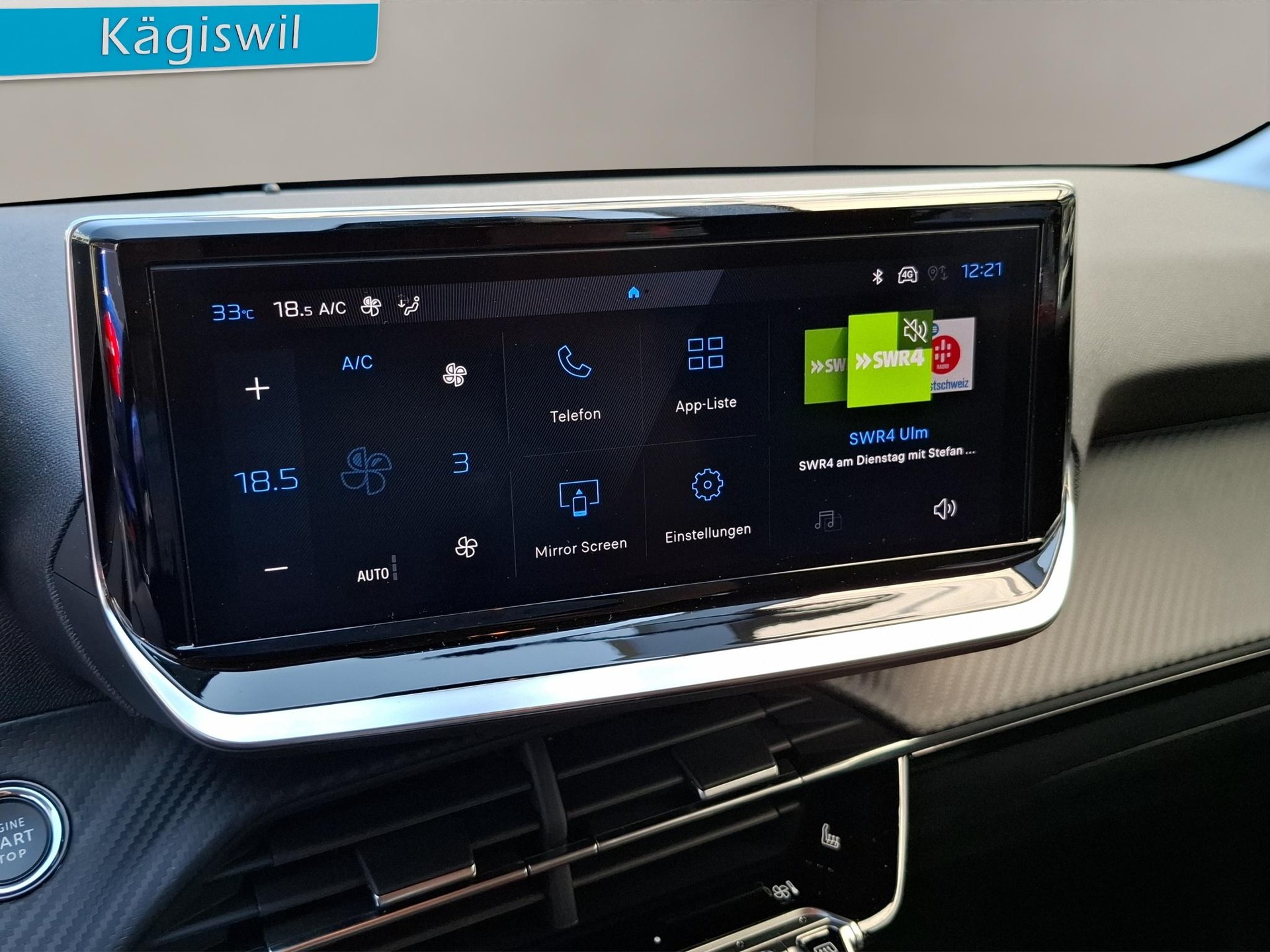 PEUGEOT 208 1.2 PureTech 100 Allure-image-7