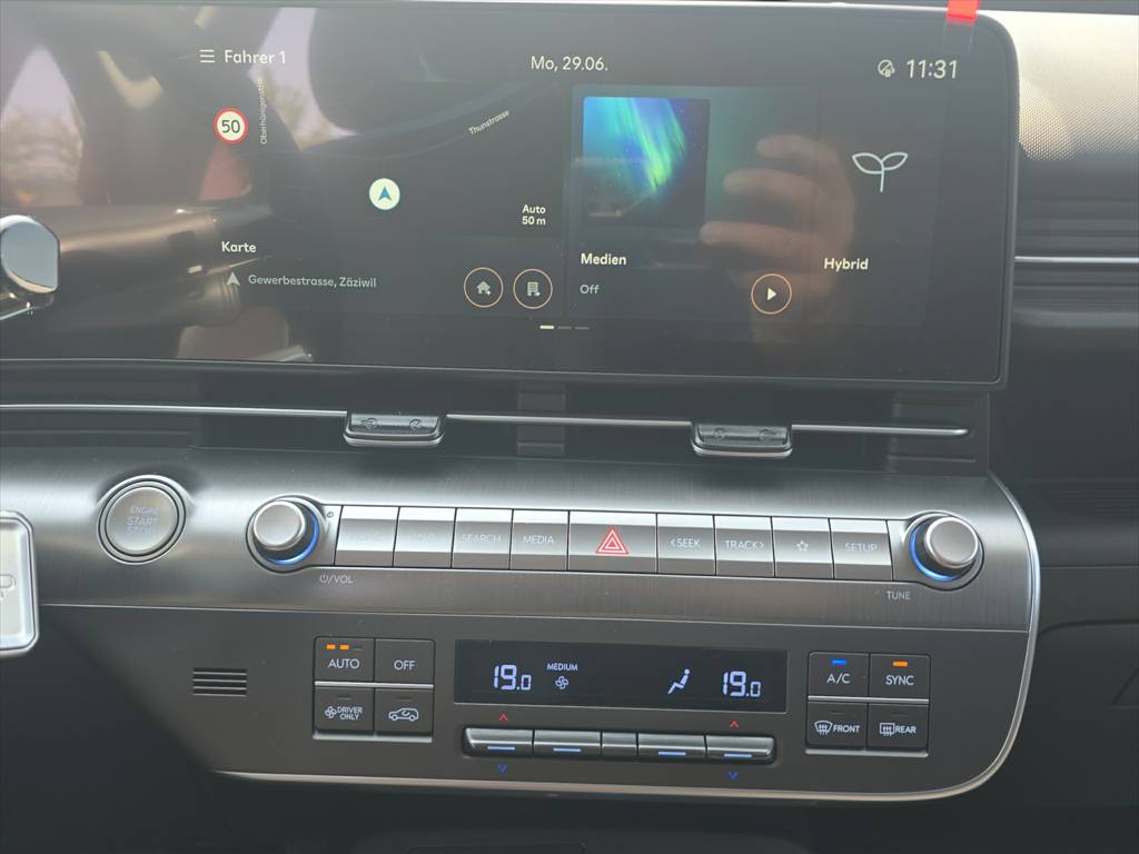 HYUNDAI Kona 1.6 HEV Amplia-image-14