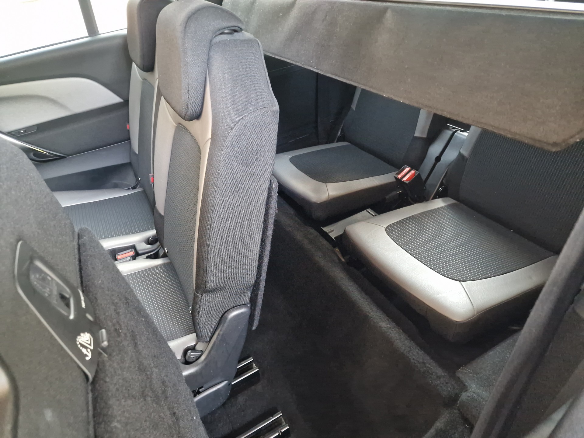 CITROEN Grand C4 Picasso 1.6i 16V THP Feel Edition EAT6-image-9