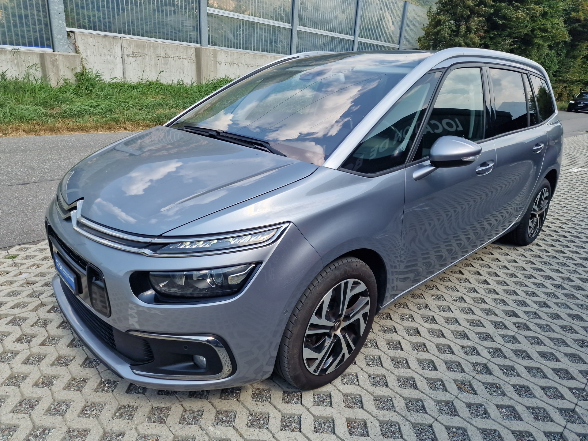 CITROEN Grand C4 Picasso 1.6i 16V THP Feel Edition EAT6-image-2