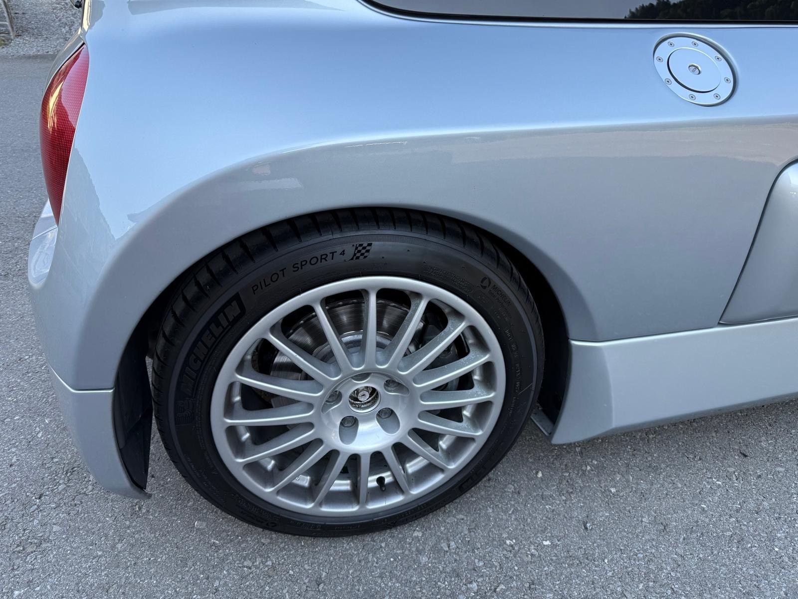RENAULT Clio 3.0 V6-image-4