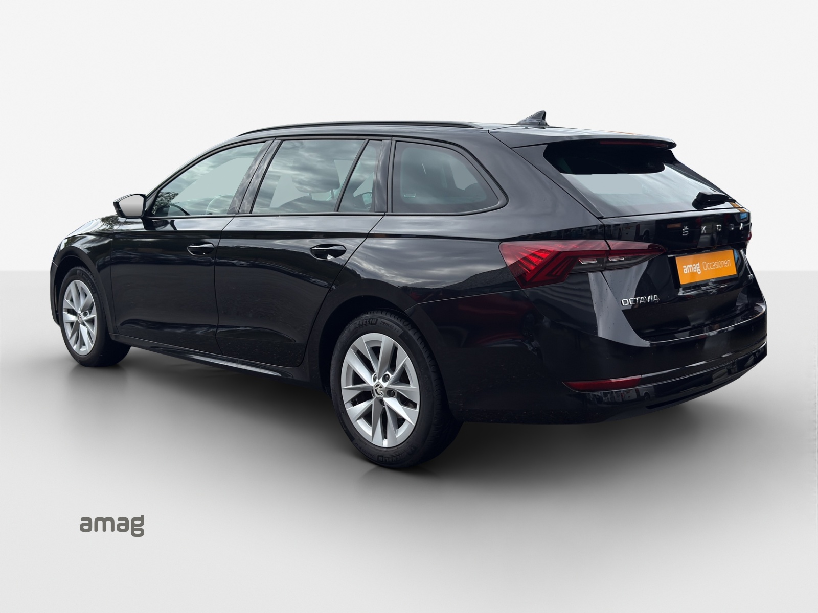 SKODA Octavia Combi 1.5 TSI mHEV DSG Ambition-showroom-element-2