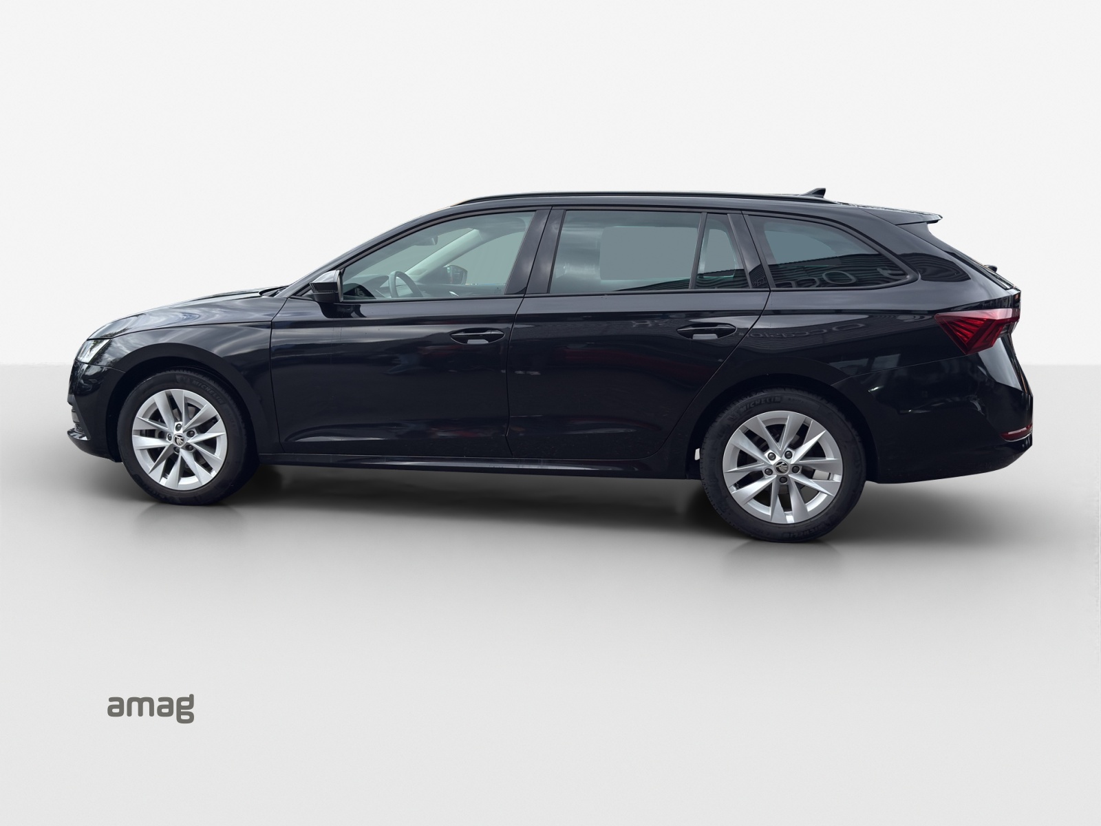 SKODA Octavia Combi 1.5 TSI mHEV DSG Ambition-showroom-element-1